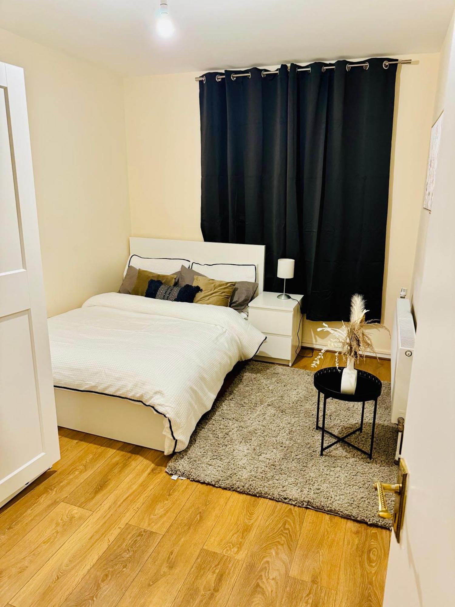 Guest house Millharbour London