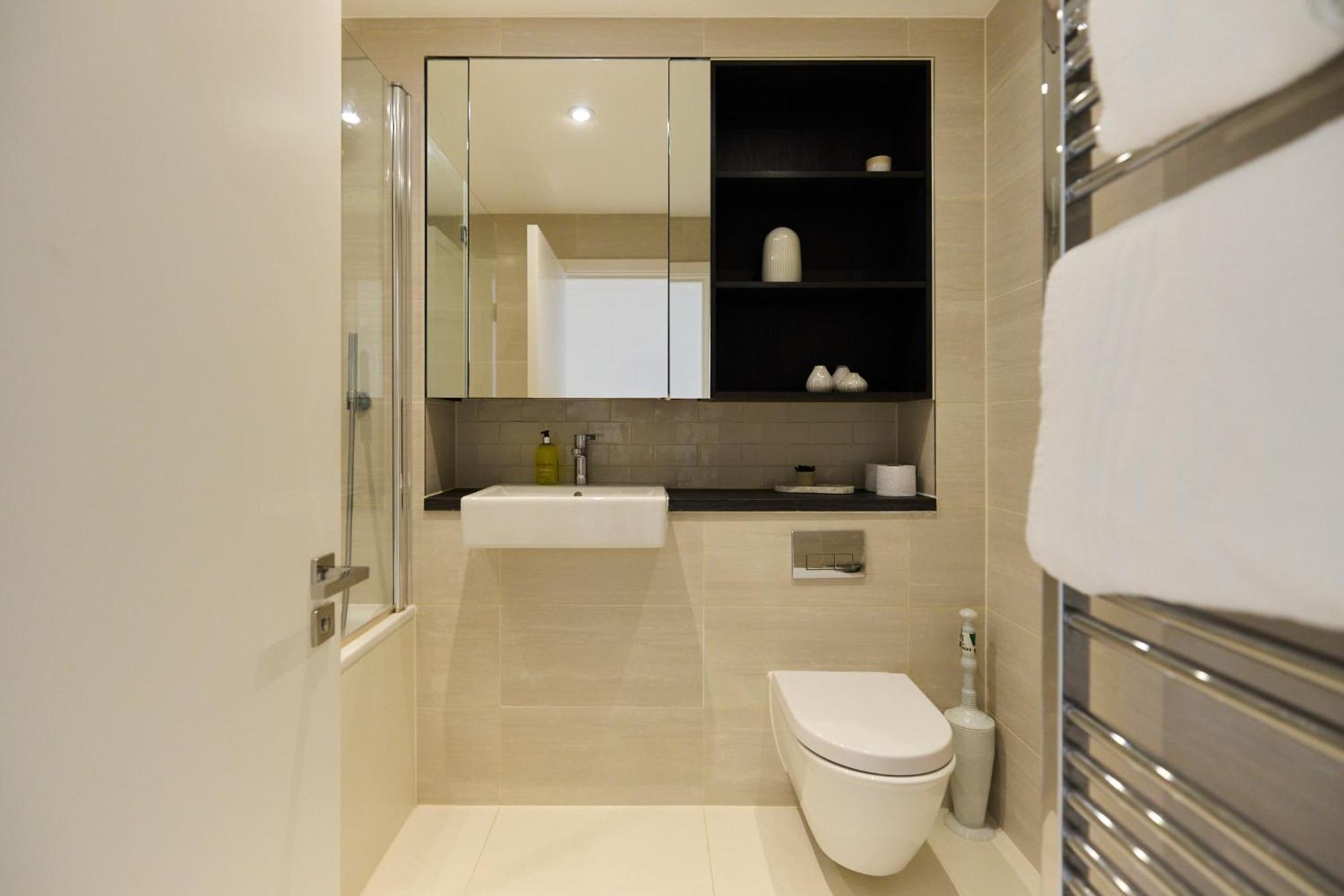 The Heathside Haven - Modern 3bdr With Garden Apartment *
