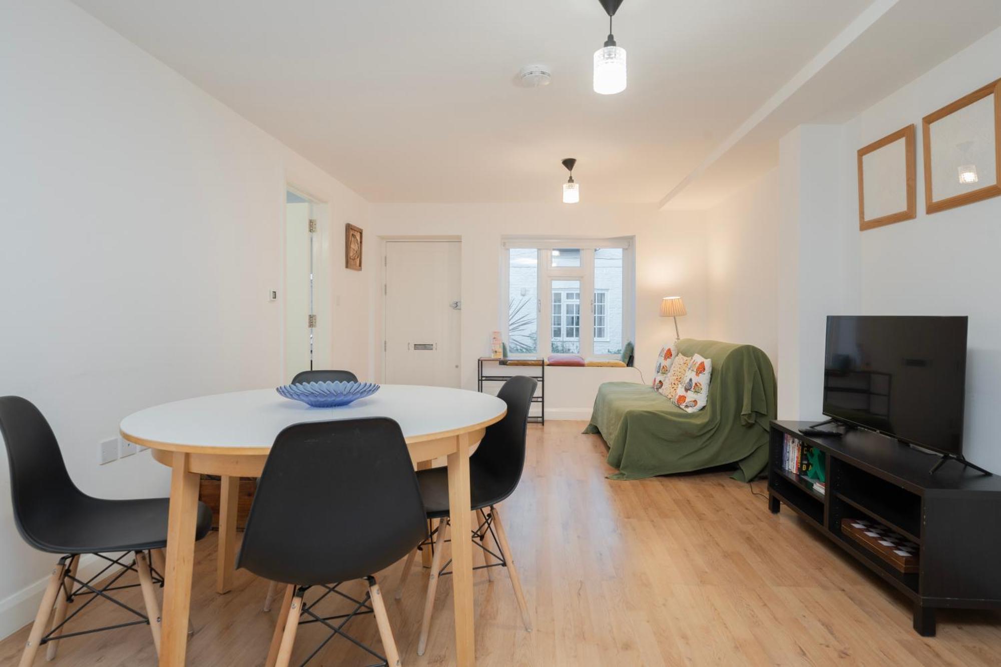 Modern One Bedroom Flat In Apartment London