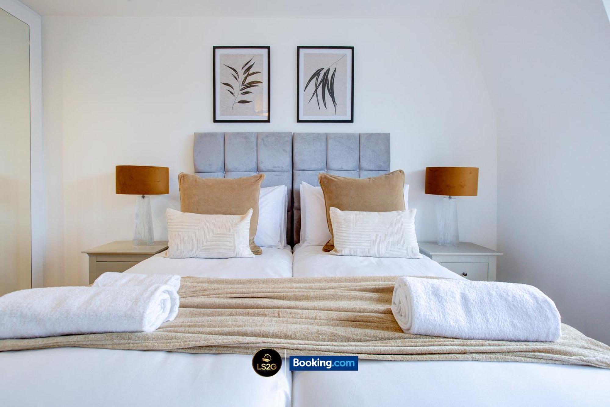 Apartment 2 Bedroom By Ls2g Short Lets & Serviced Greater With Private Balcony London