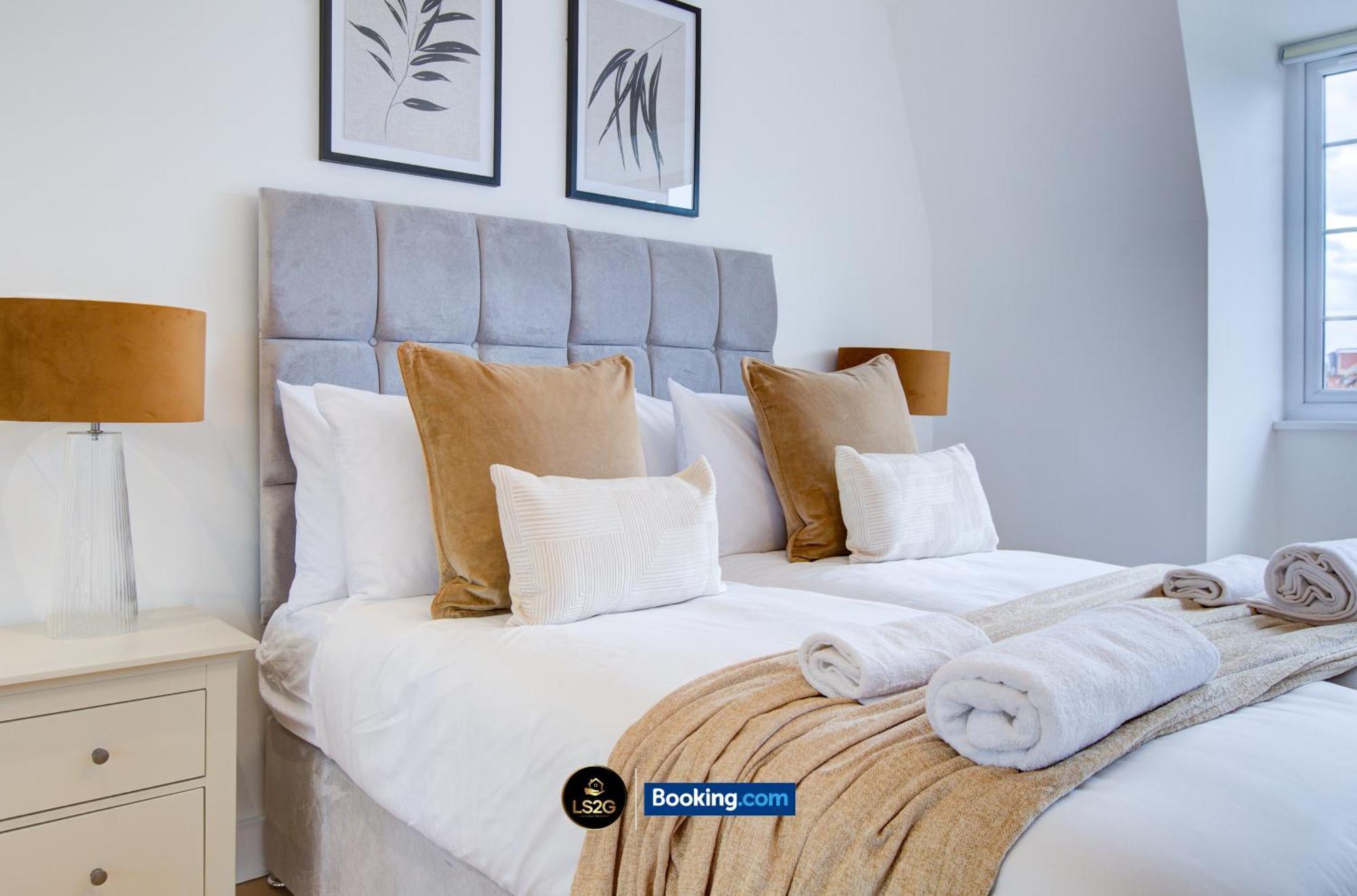 2 Bedroom By Ls2g Short Lets & Serviced Greater With Private Balcony London