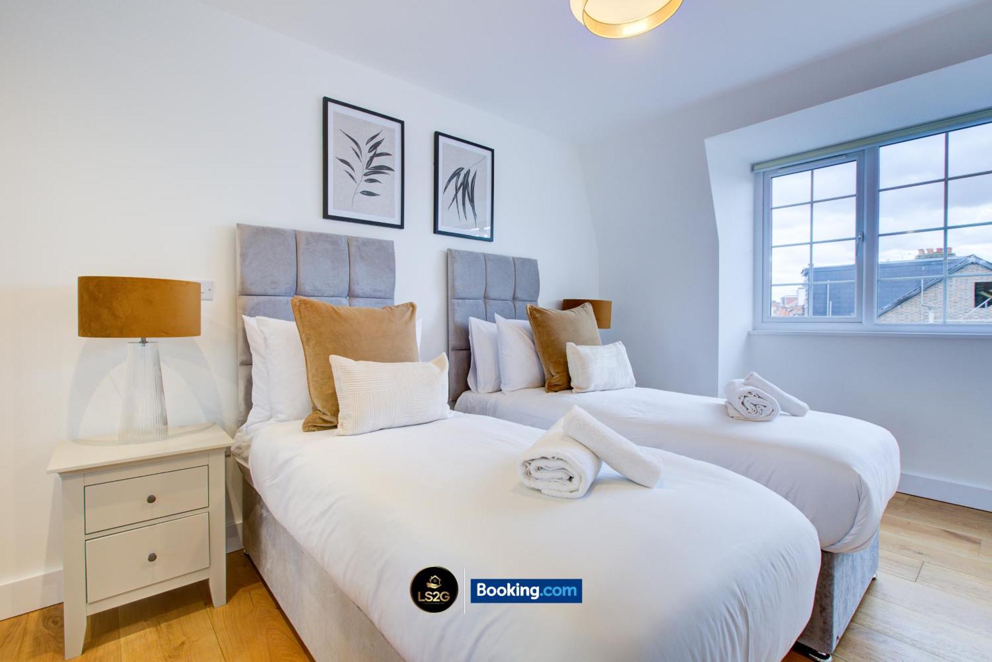 Apartment 2 Bedroom By Ls2g Short Lets & Serviced Greater With Private Balcony *