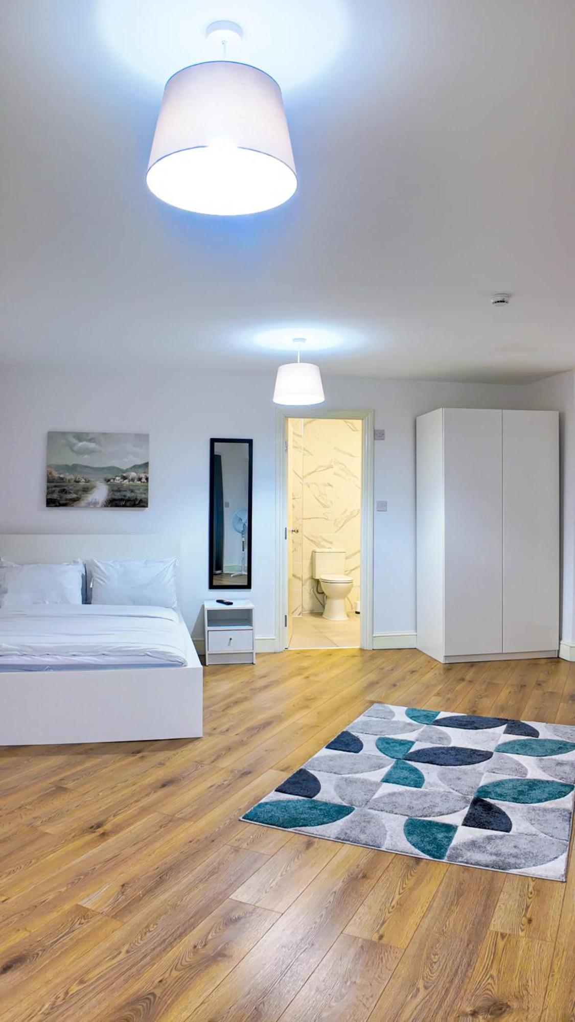 Spacious 2 Bed With Patio In Camden Wr201 Apartment London