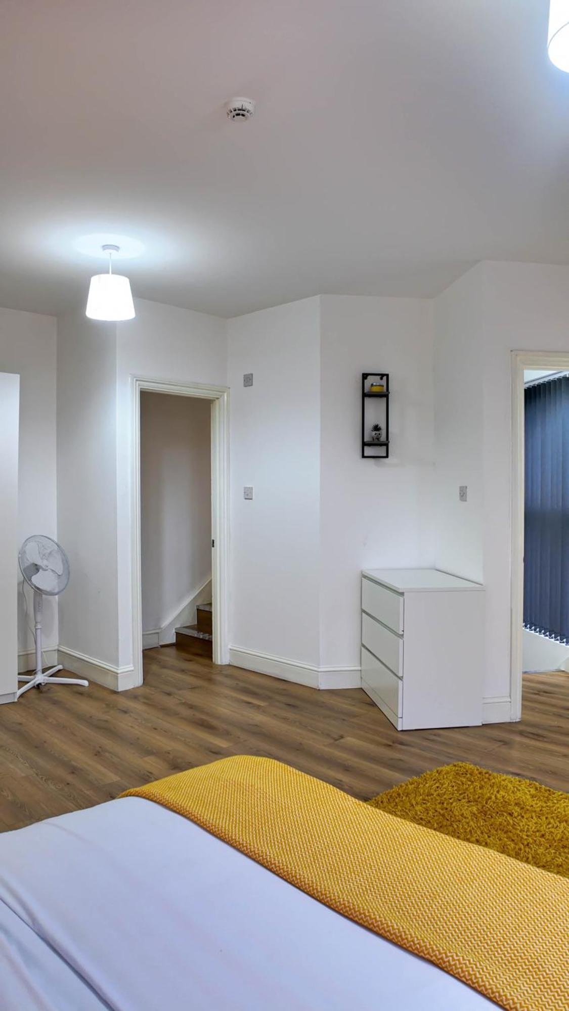 Spacious 2 Bed With Patio In Camden Wr201 Apartment *