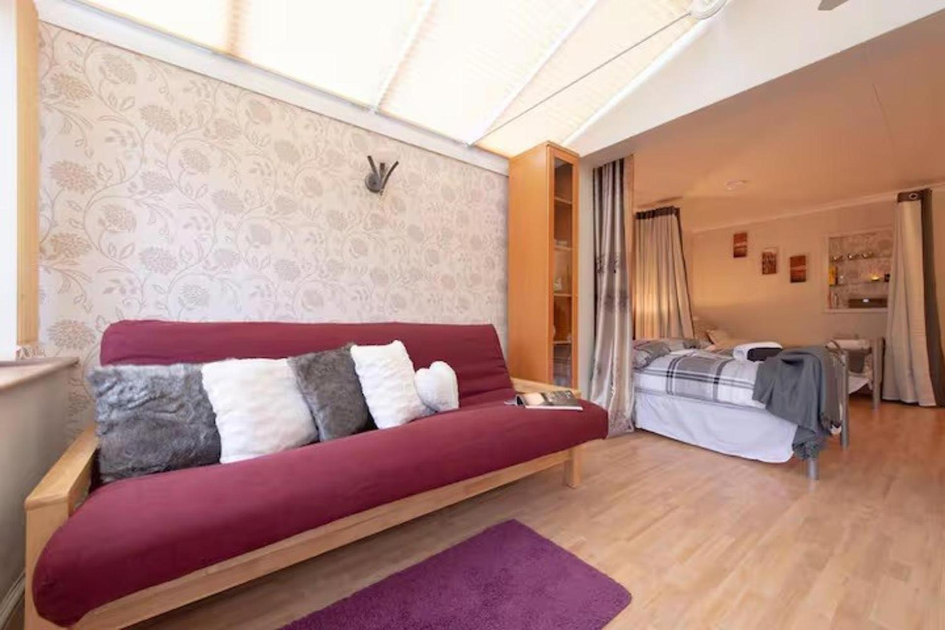 3br-sleeps9-parking-familyfriendly-nearexcel Casa de férias *
