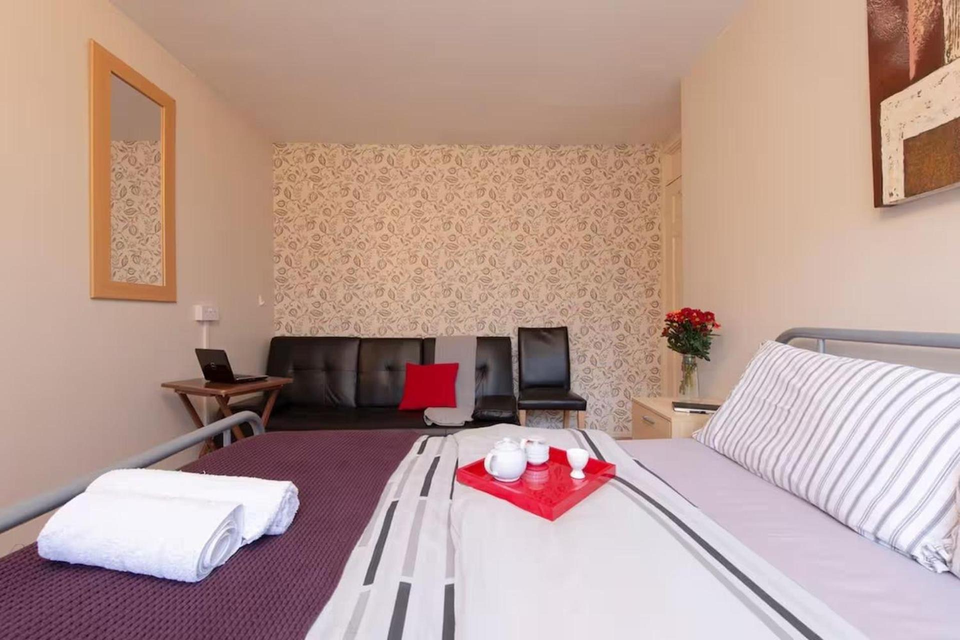 3br-sleeps9-parking-familyfriendly-nearexcel Londres