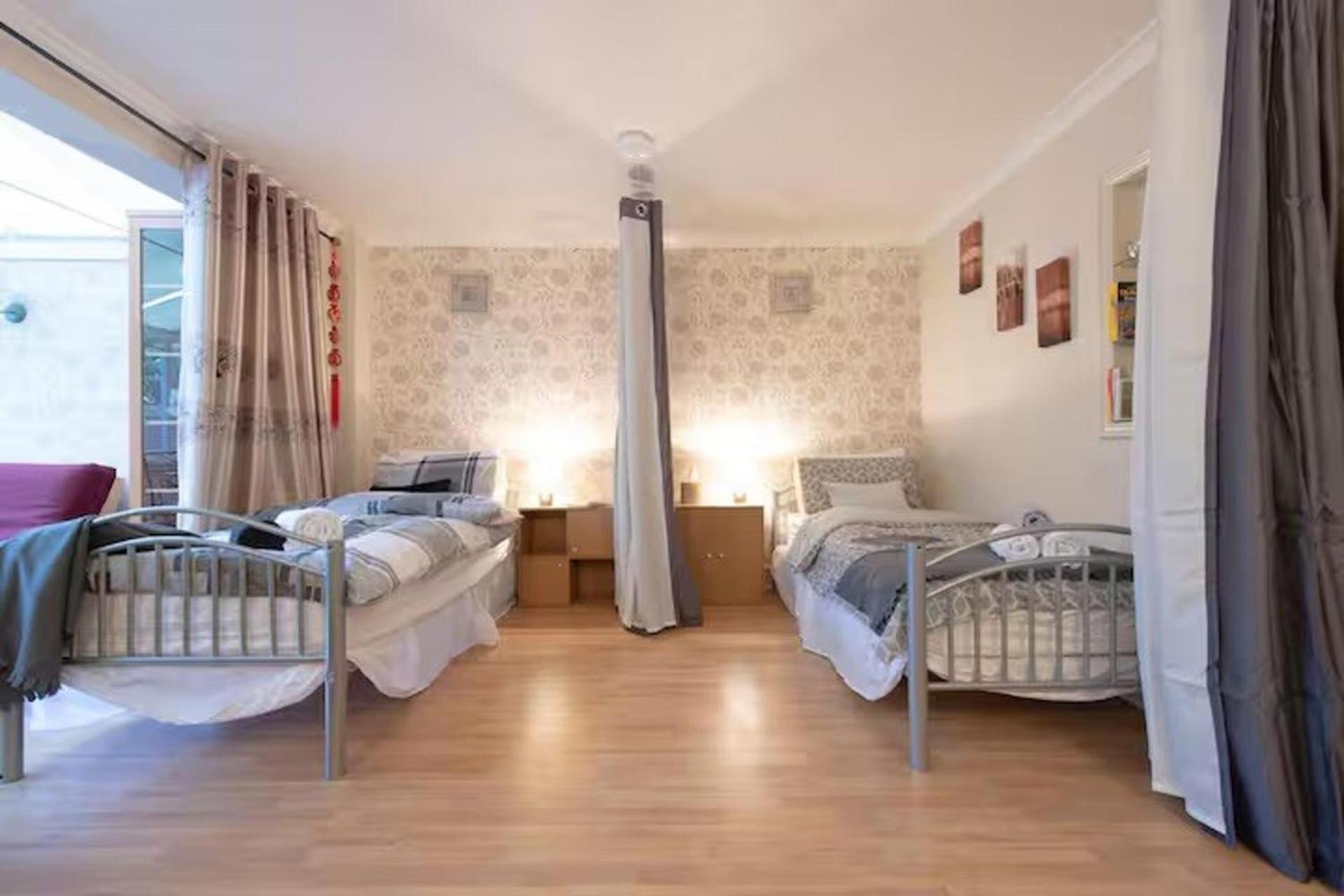 3br-sleeps9-parking-familyfriendly-nearexcel *