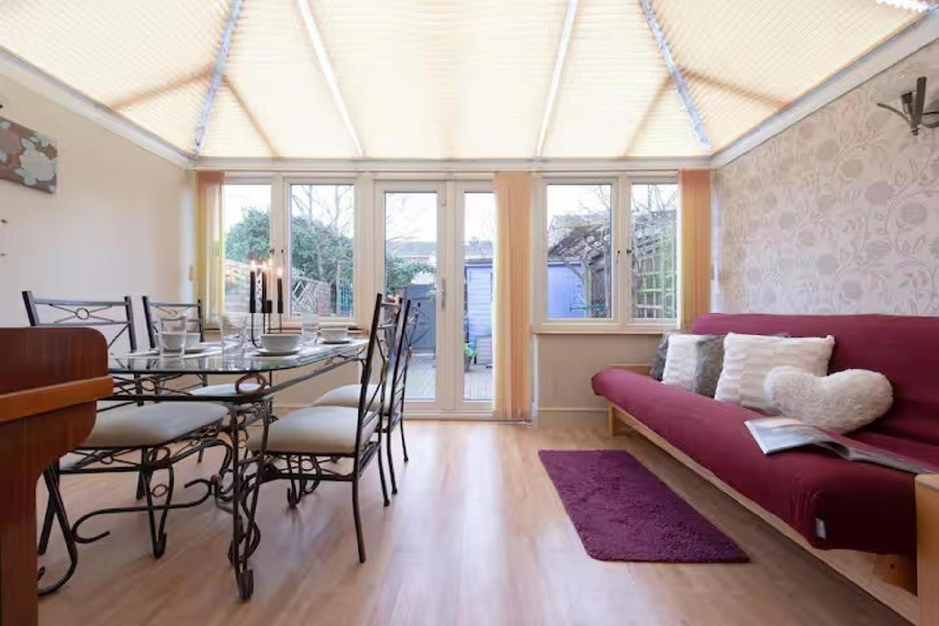 3br-sleeps9-parking-familyfriendly-nearexcel