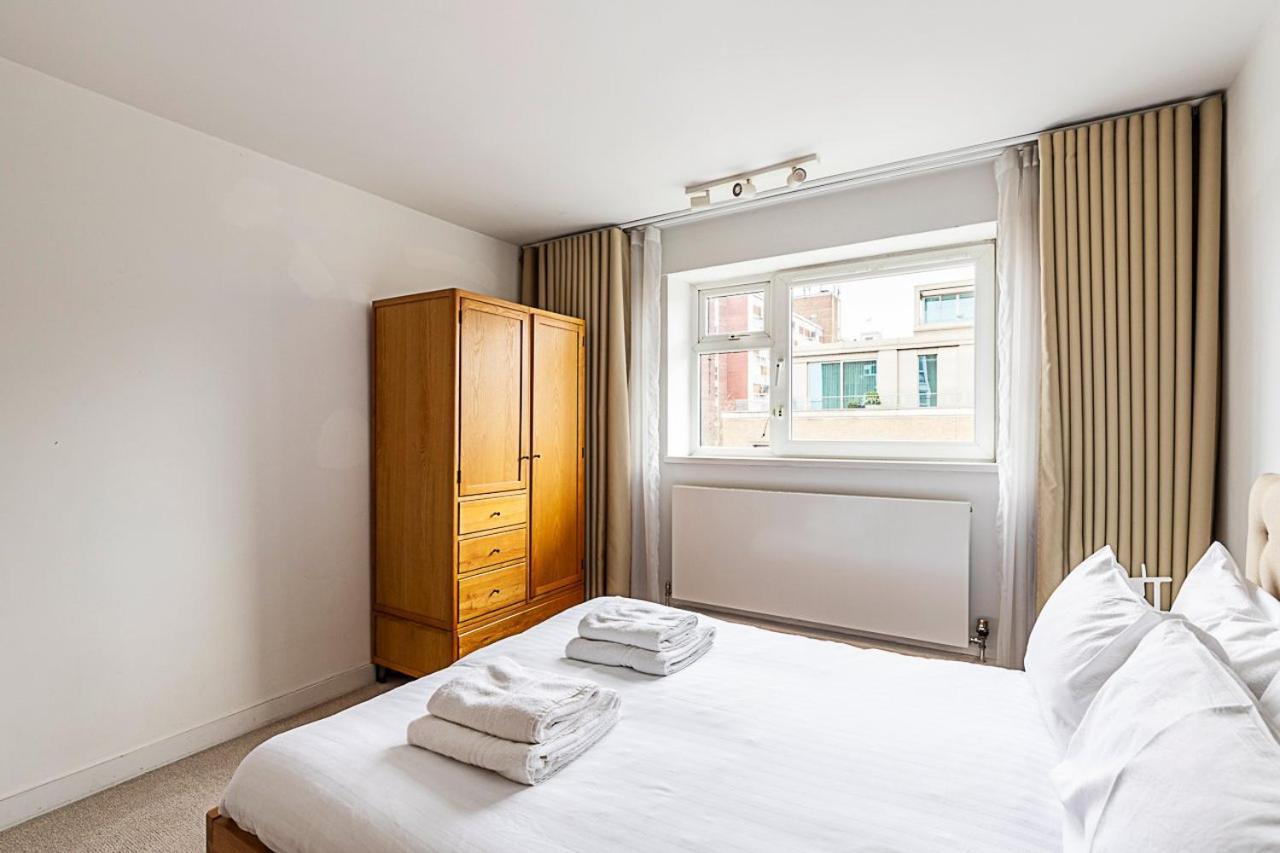 Comfy 2-bedroom With Balcony London
