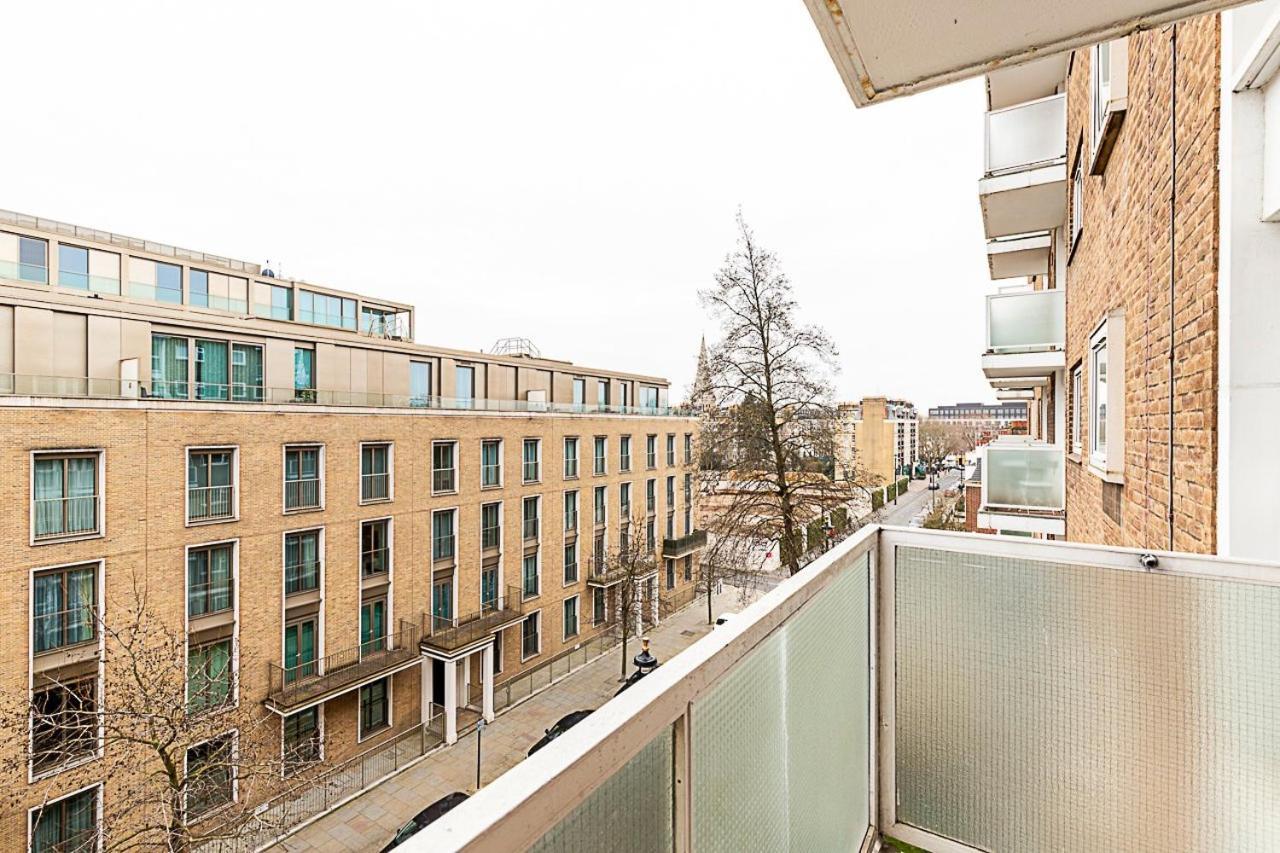 Apartment Comfy 2-bedroom With Balcony London