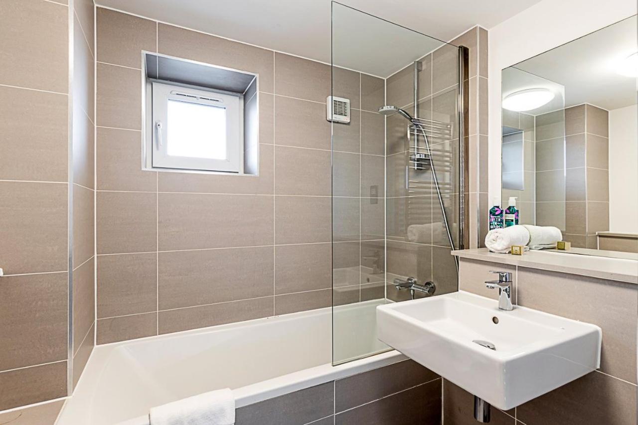 Comfy 2-bedroom With Balcony Apartment *