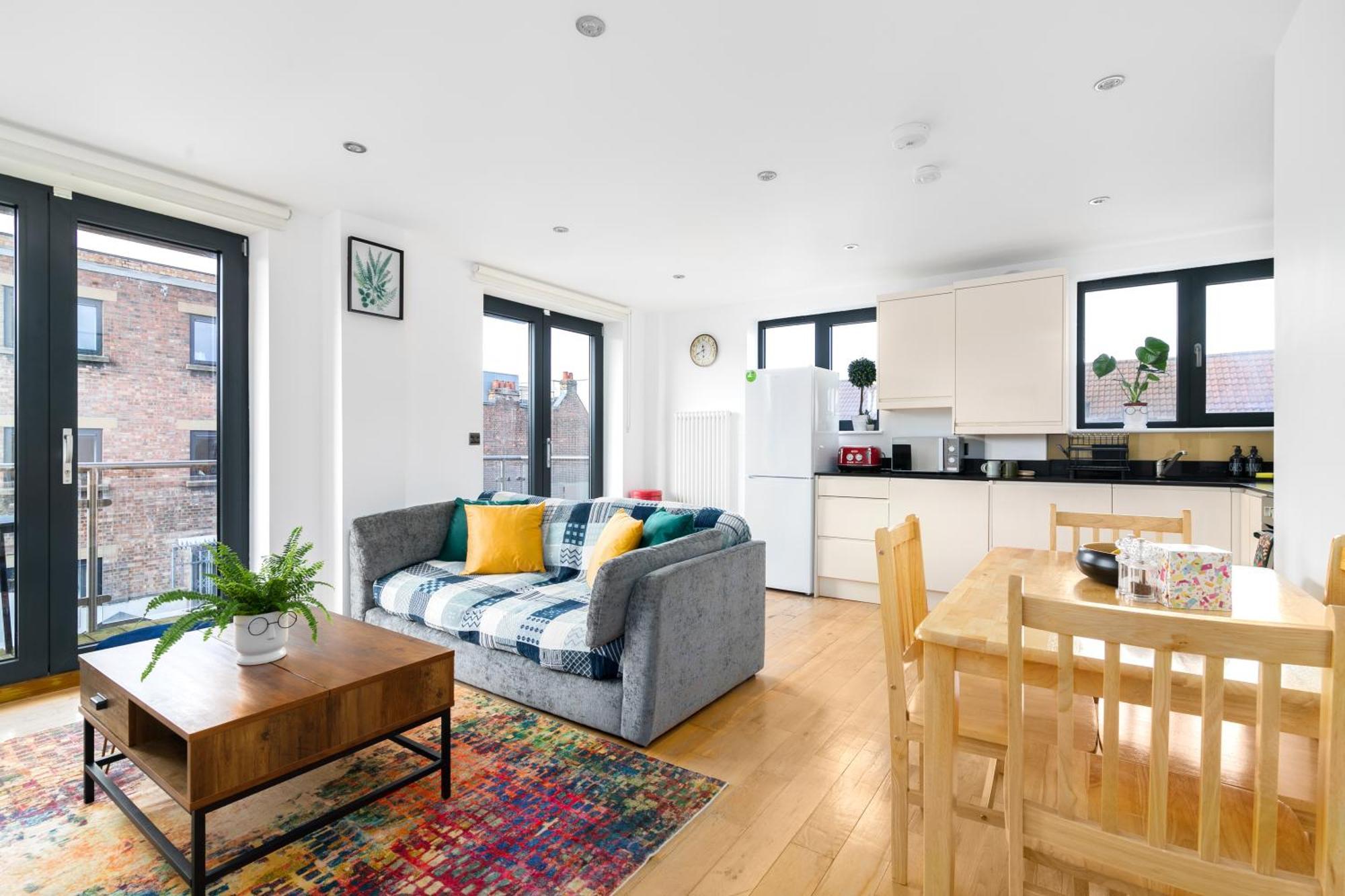 Hoxton Shoreditch 2 Bdr 2 Bath Balcony Apartment London