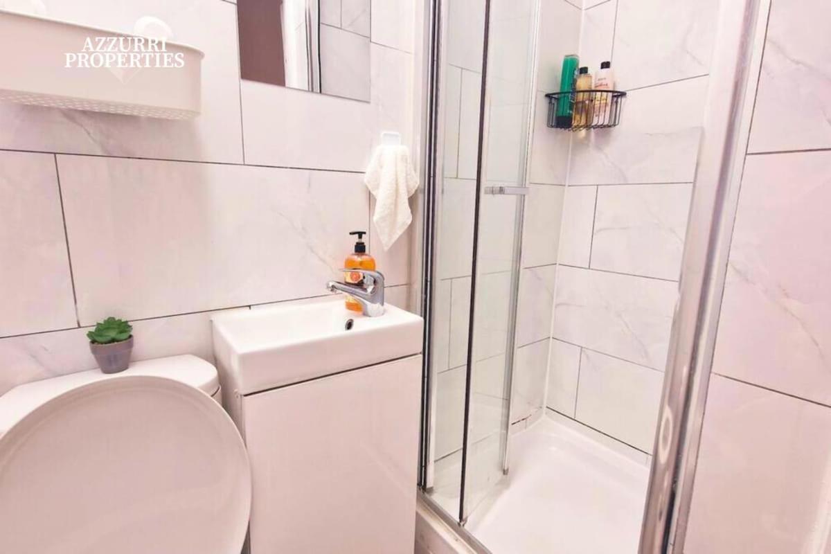Short Stays At Barking Road