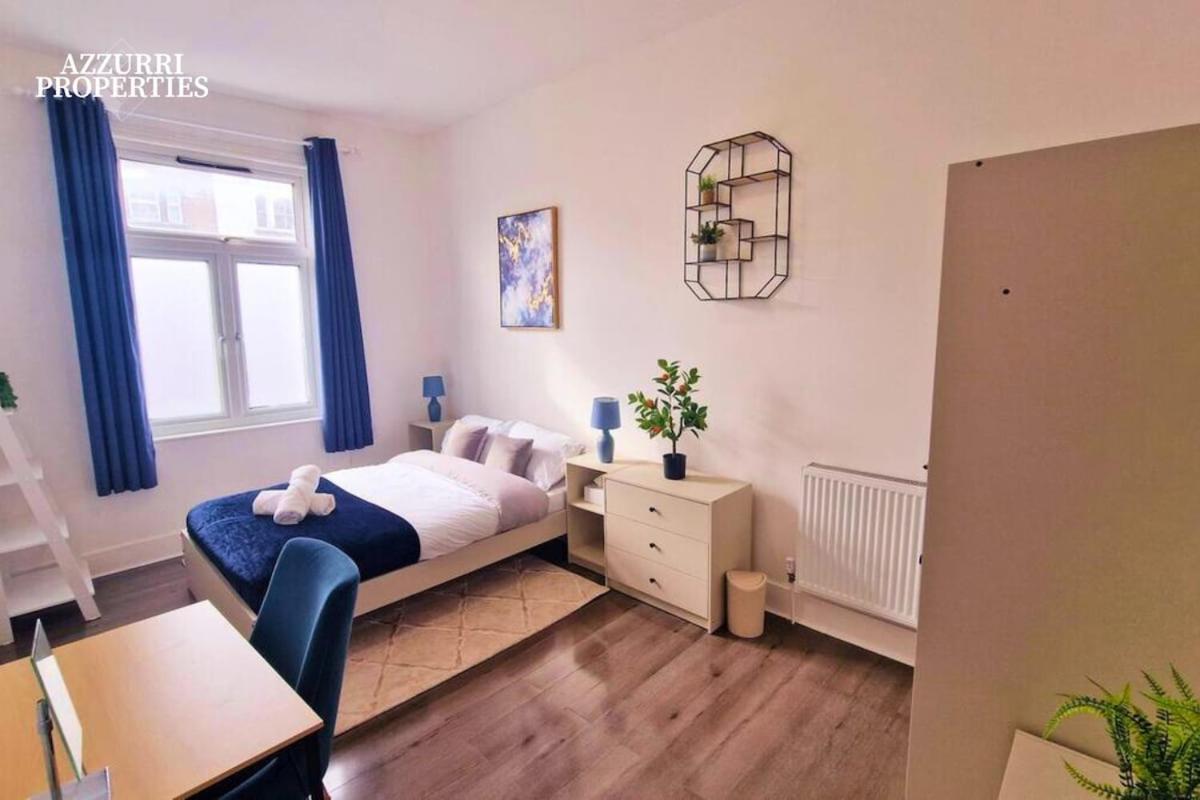 Short Stays At Barking Road Apartment *