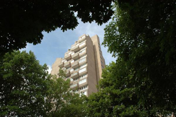 Spacious Two Bed With Glorious Views Of Prime Londres
