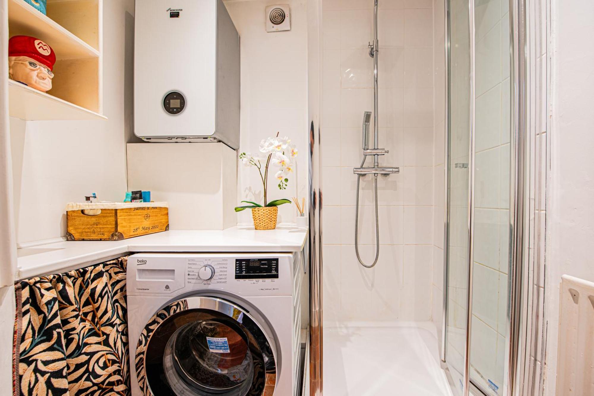 Apartment Stylish 2-bed Flat Near Hammersmith & Holland Park *