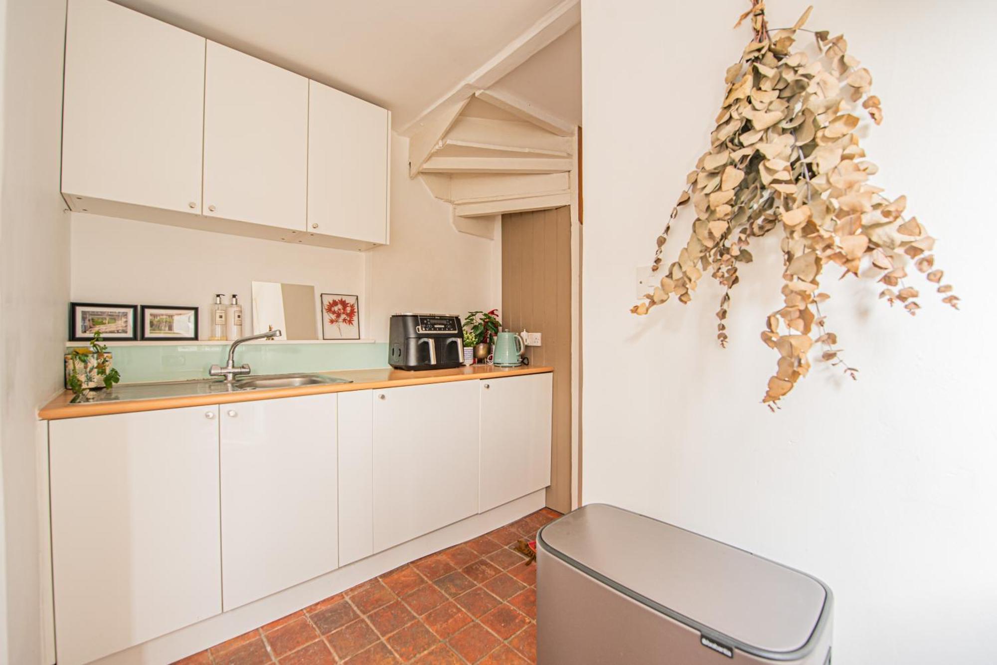 Apartment Stylish 2-bed Flat Near Hammersmith & Holland Park