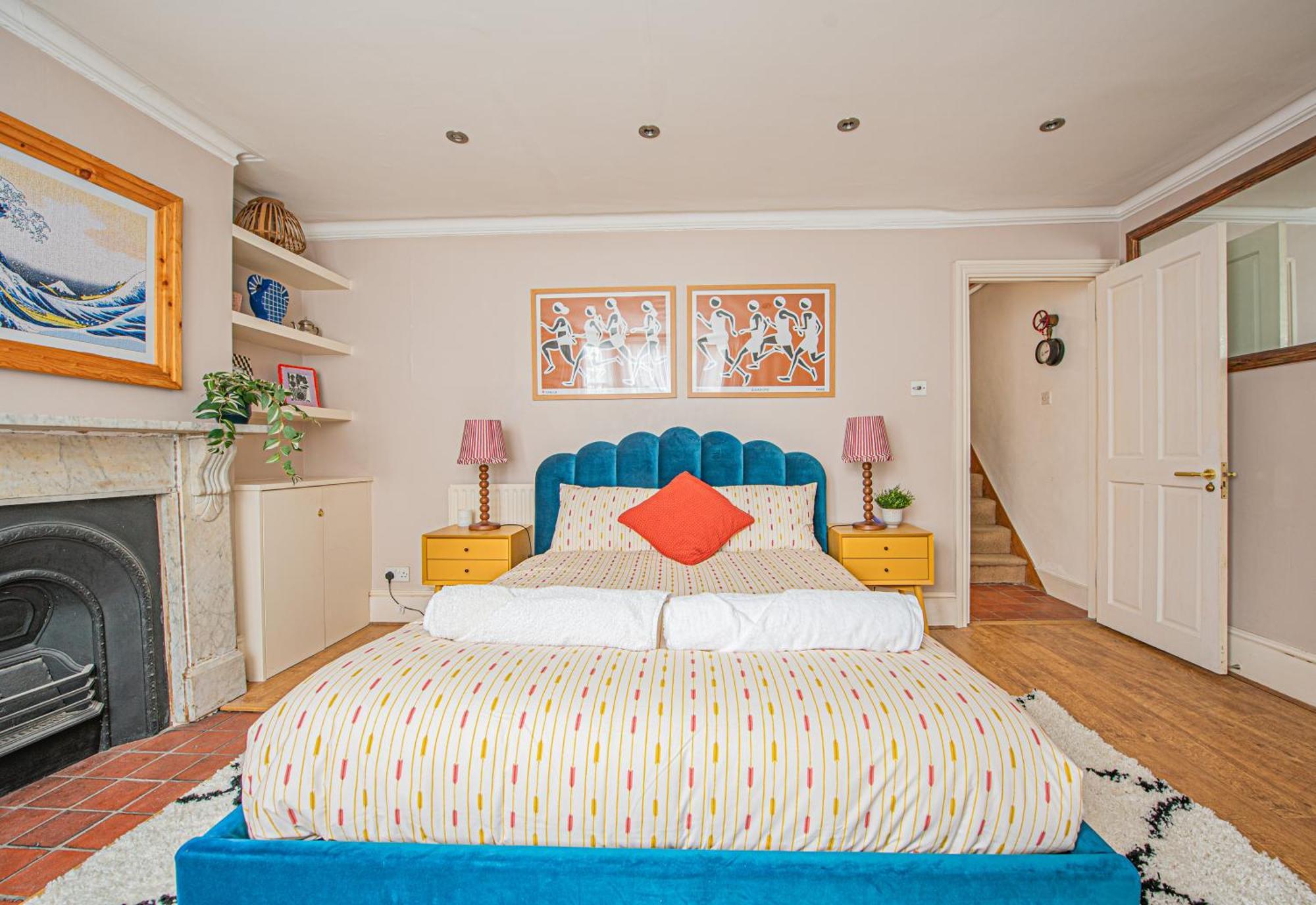 Stylish 2-bed Flat Near Hammersmith & Holland Park Apartment London
