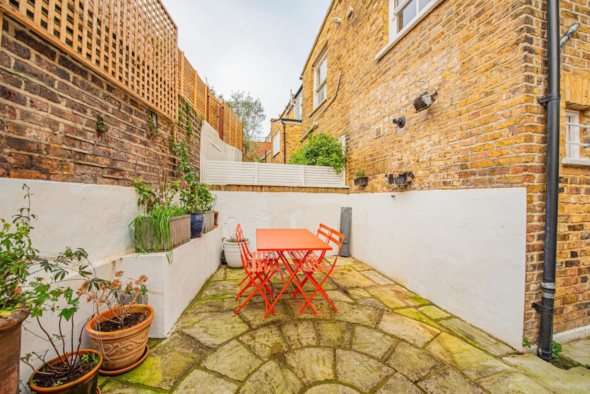 Stylish 2-bed Flat Near Hammersmith & Holland Park London