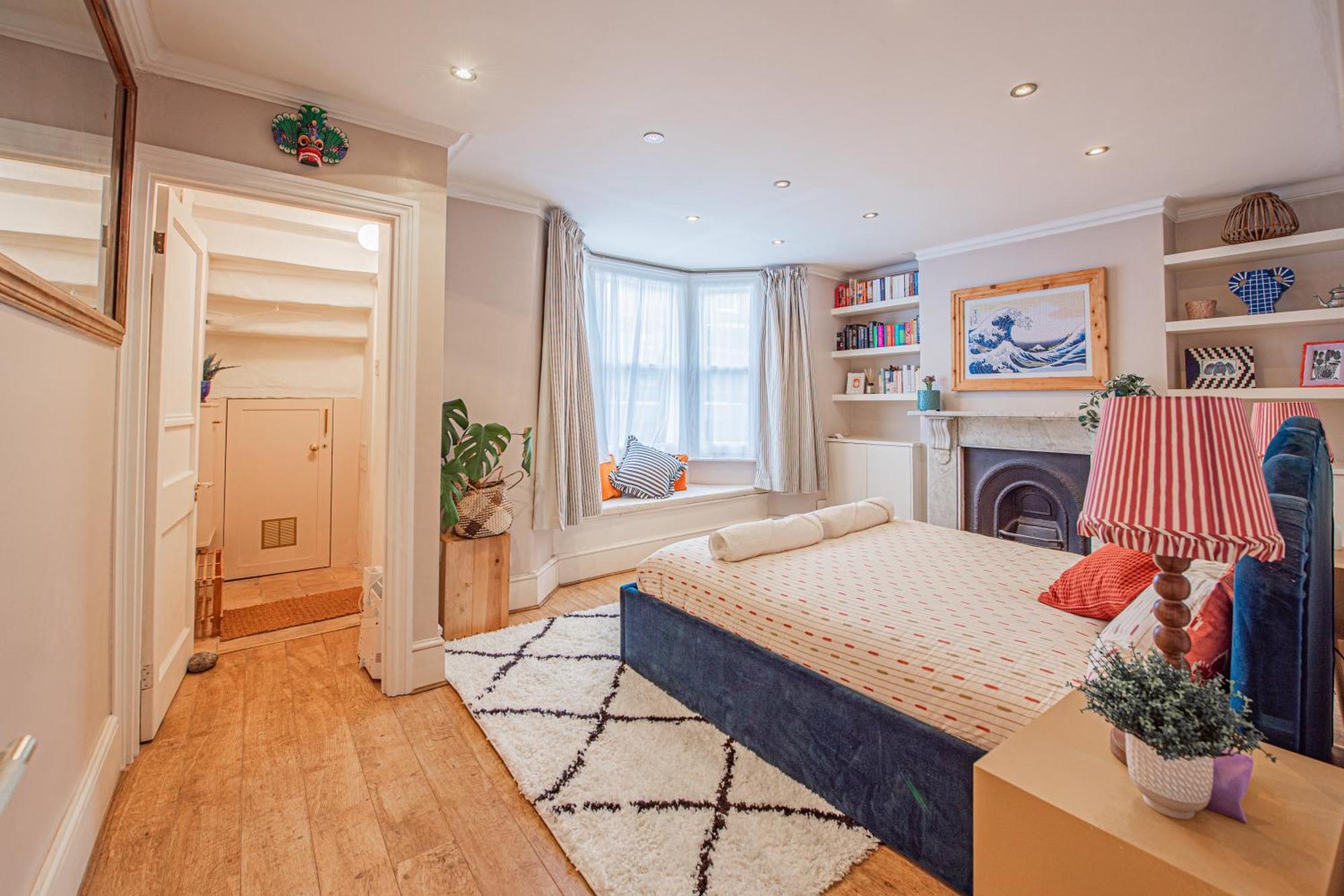 Stylish 2-bed Flat Near Hammersmith & Holland Park * London