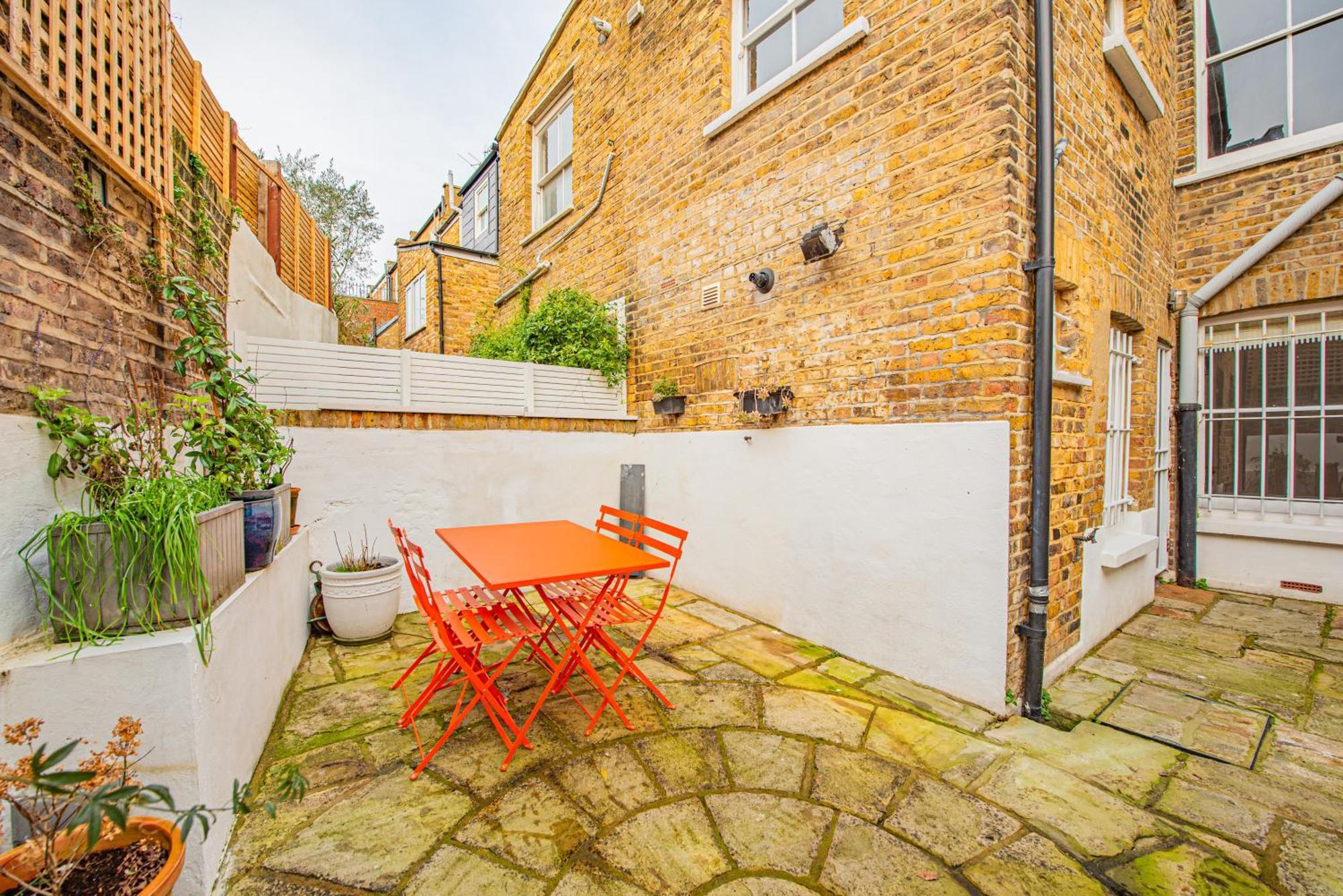 Stylish 2-bed Flat Near Hammersmith & Holland Park London