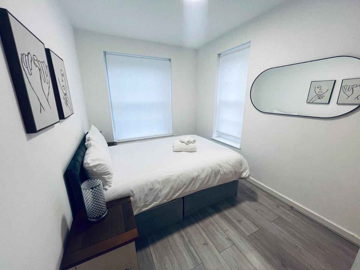 Apartment Elegant Urban Escape In