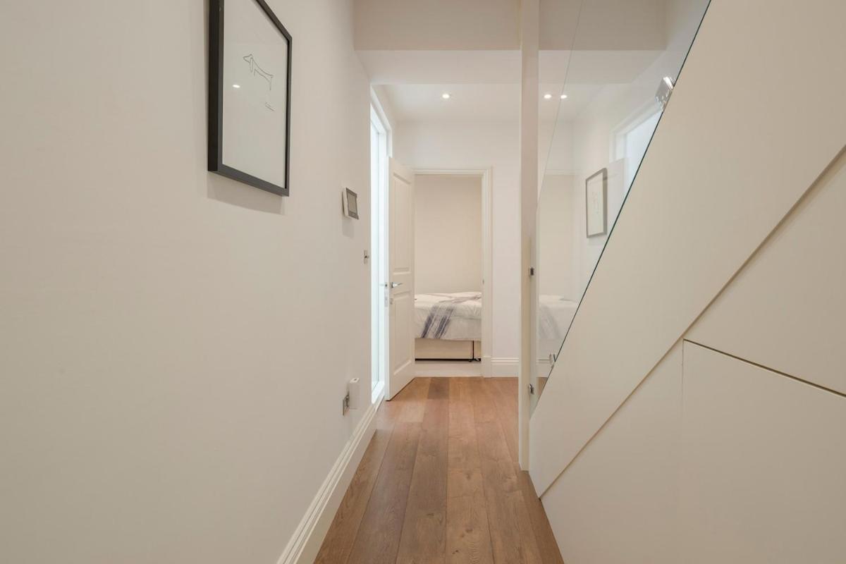 Modern Kensington 3-bedroom With Garden