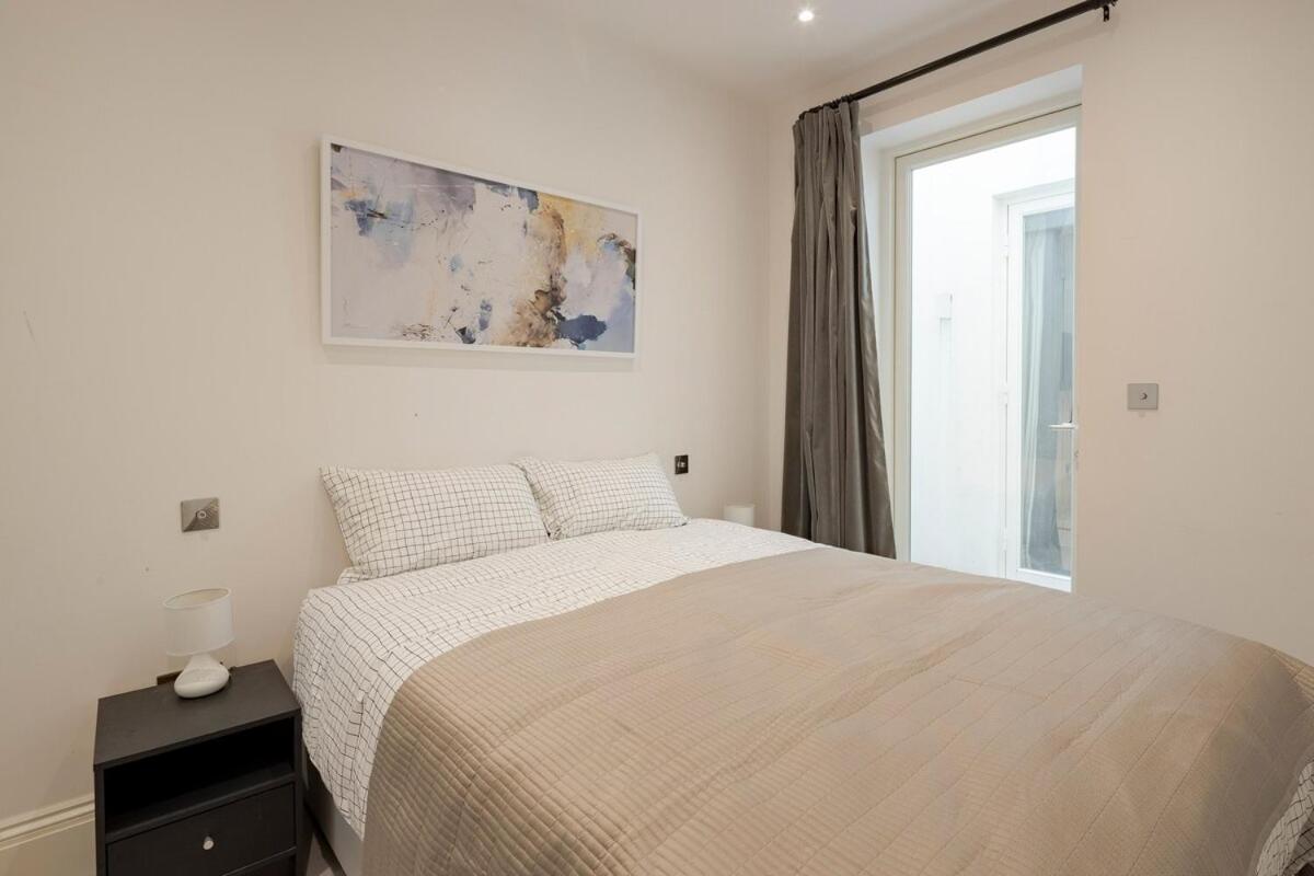 Apartment Modern Kensington 3-bedroom With Garden