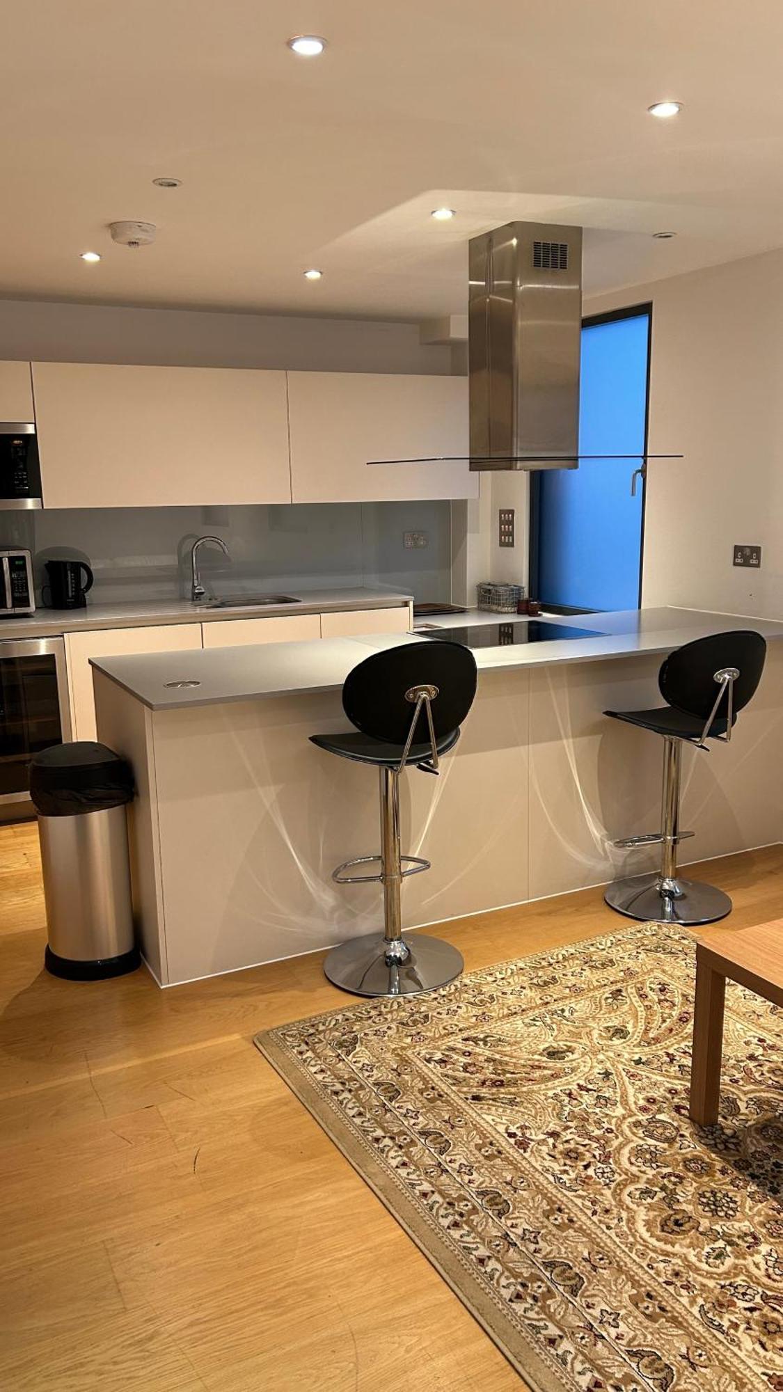Hyde Park Square Apartment