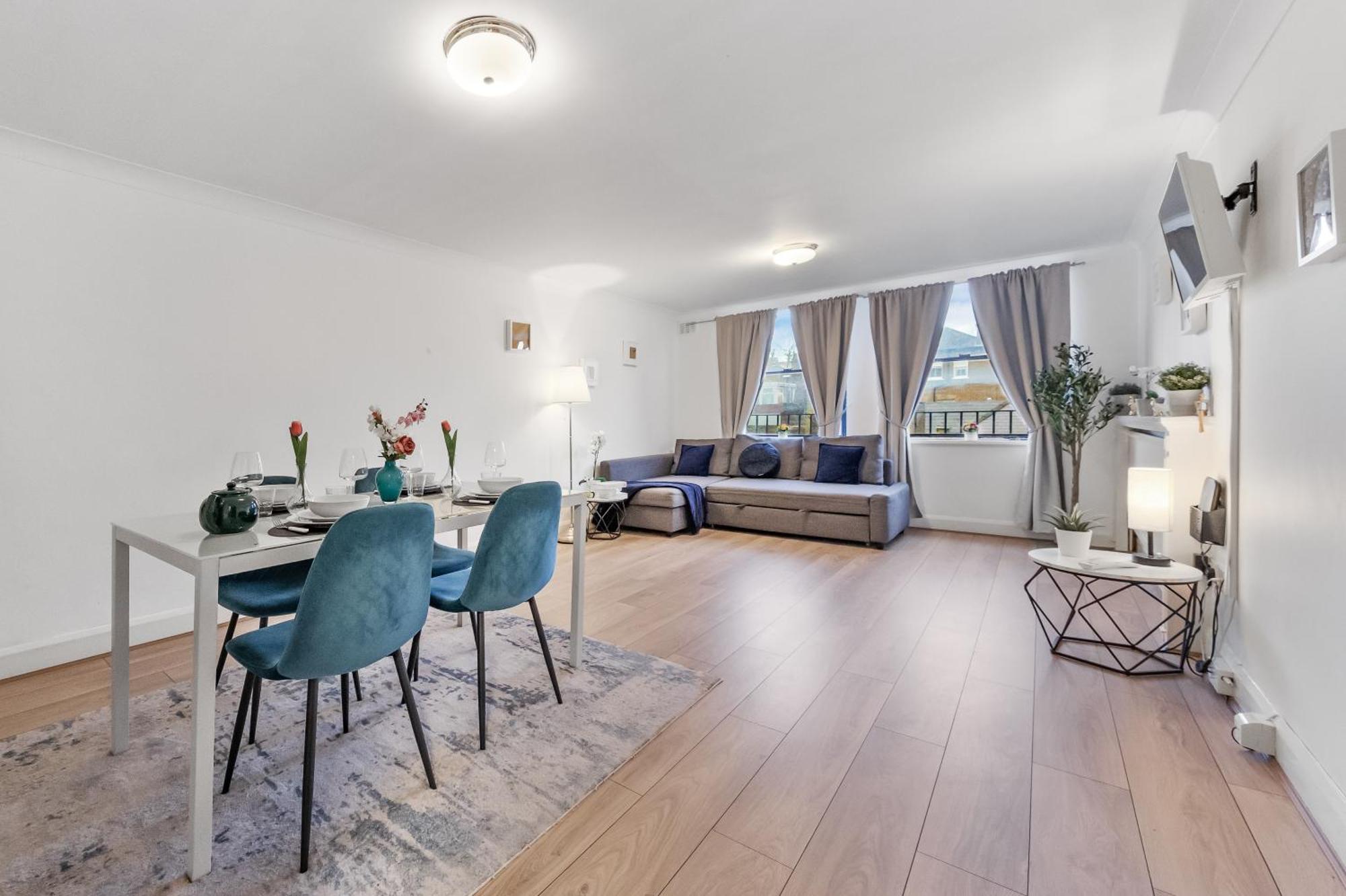 The Queensborough By Hyde Park Apartment *
