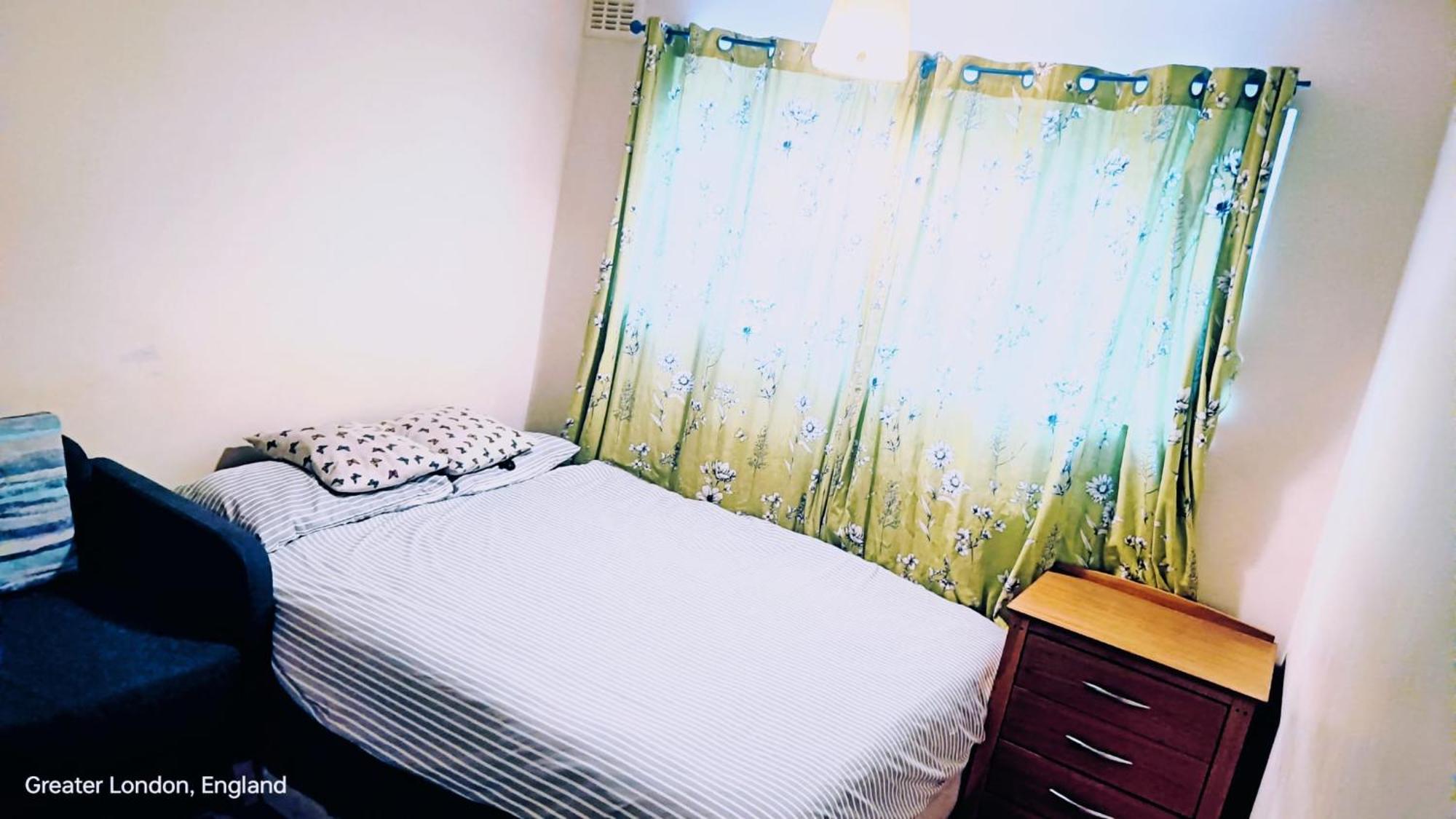 London's Bed With Breakfast & Free Parking Hospedagem domiciliar *