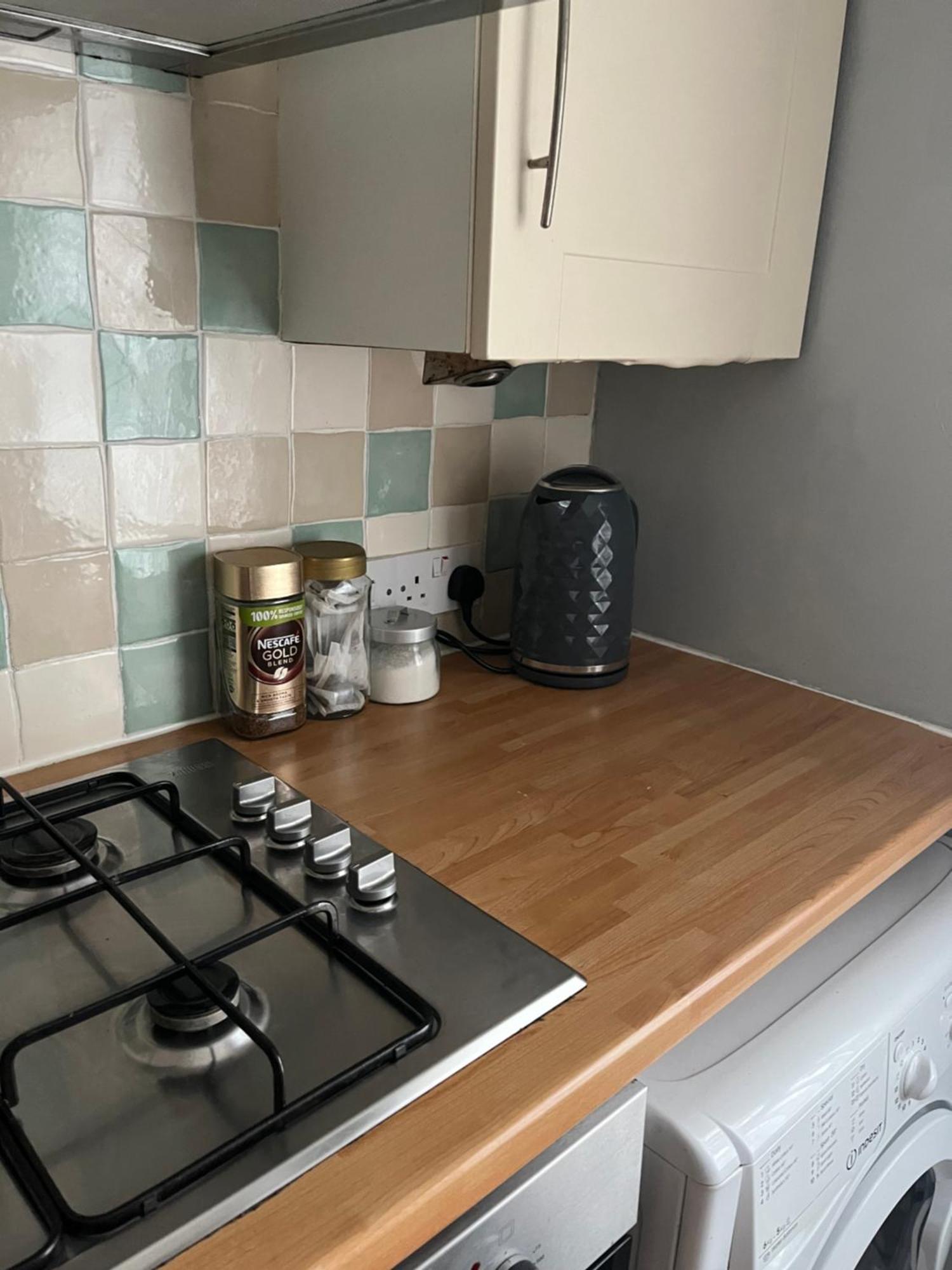 First Floor 1 Bed With Lounge And Kitchen Apartamento