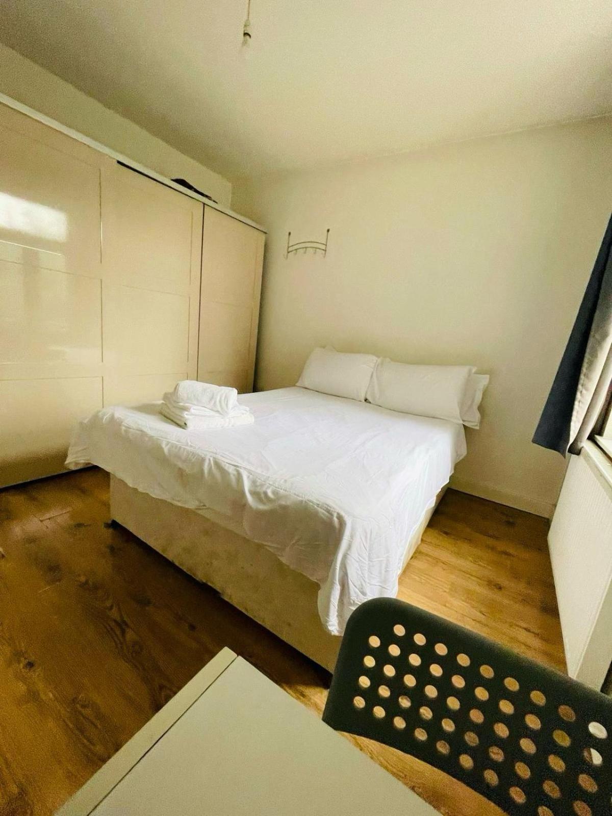 Double In A Specious House In Seven Sisters Privatunterkunft