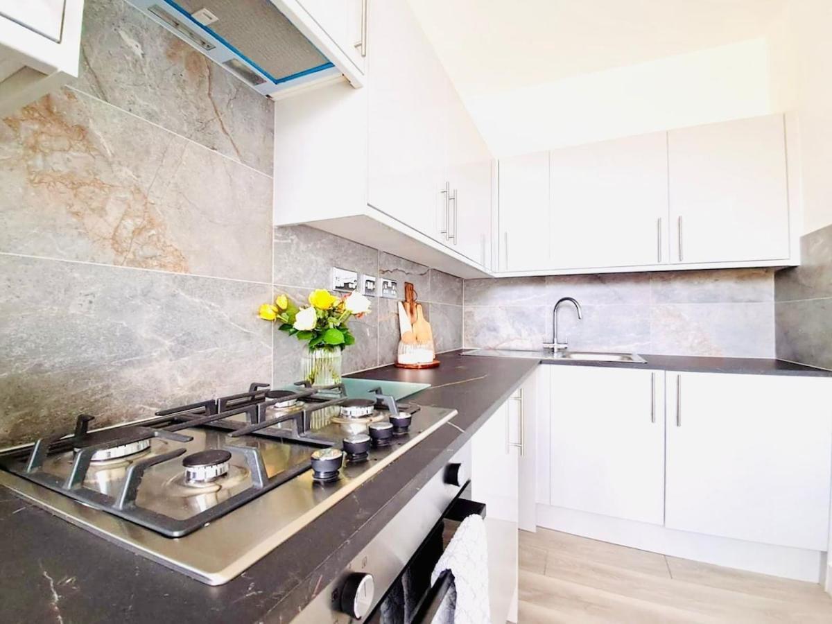 Newly Refurbished Flat In The Heart Of