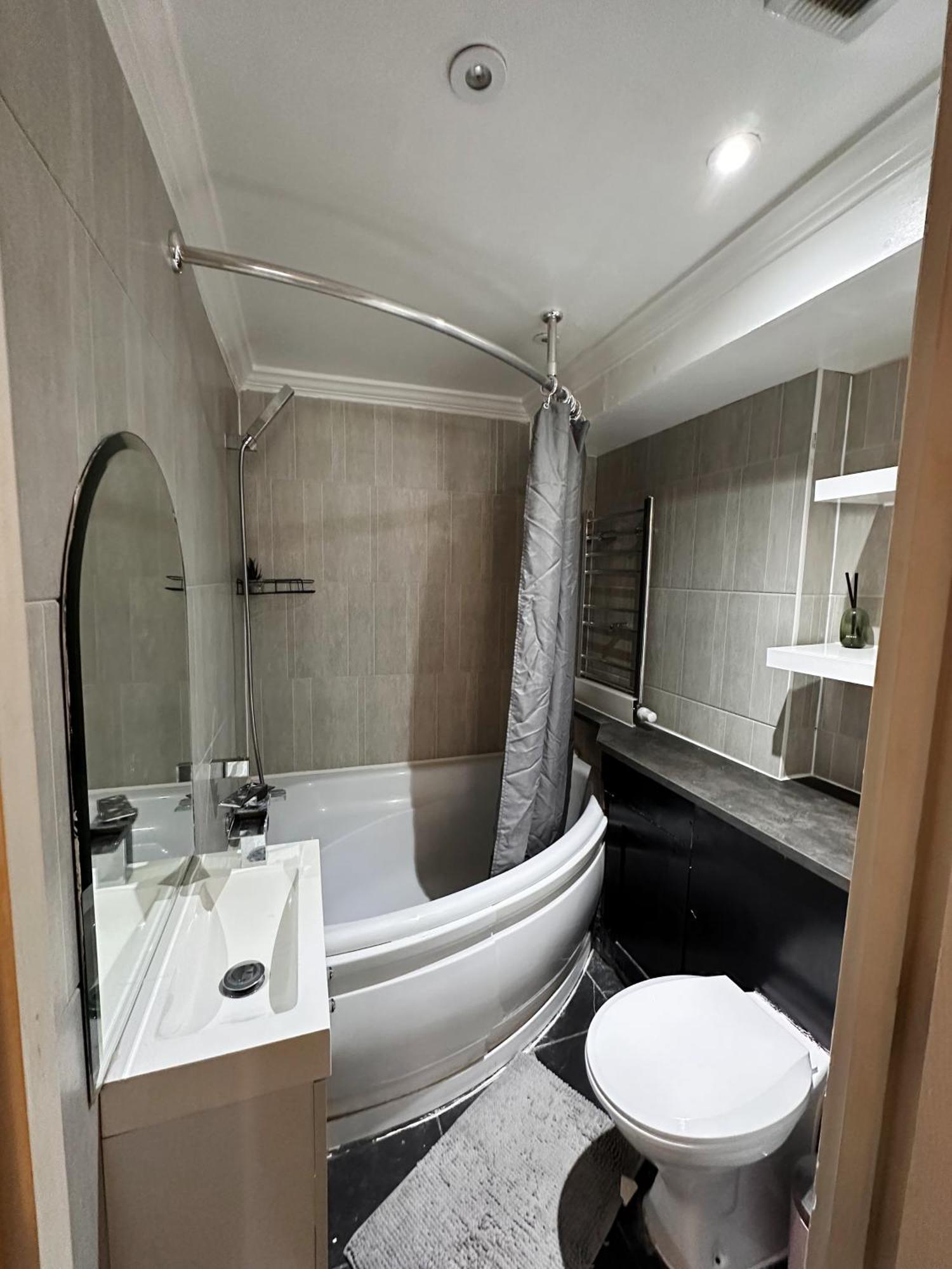 Craven Street Apartment