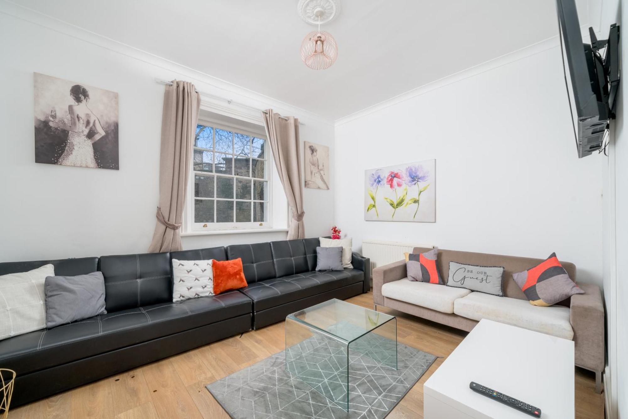 Cozy 2-bed Group & Family Near Excel & 02 Arena With Parking & Balcony