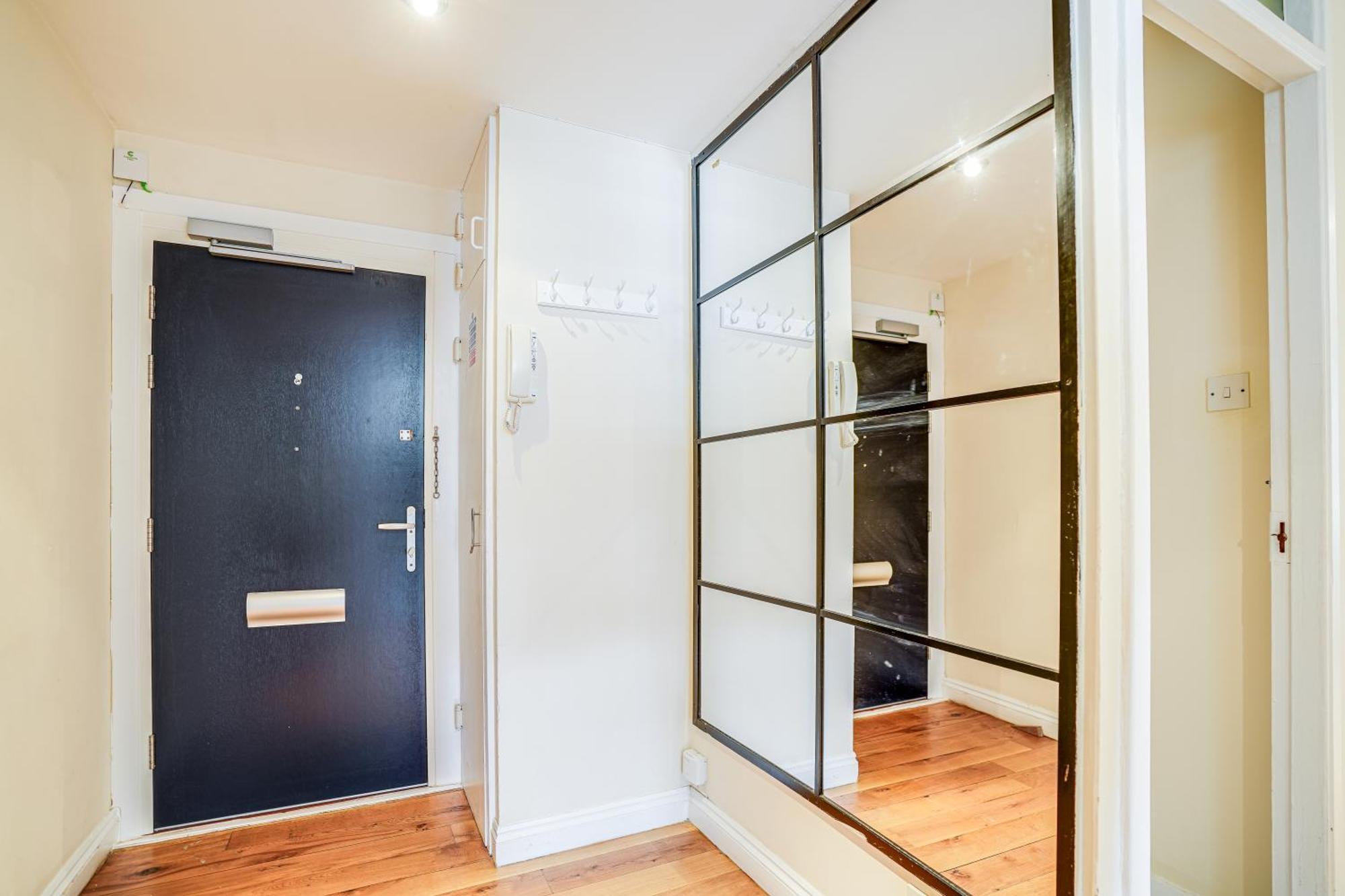 Premier Westfields Penthouse Apartment *