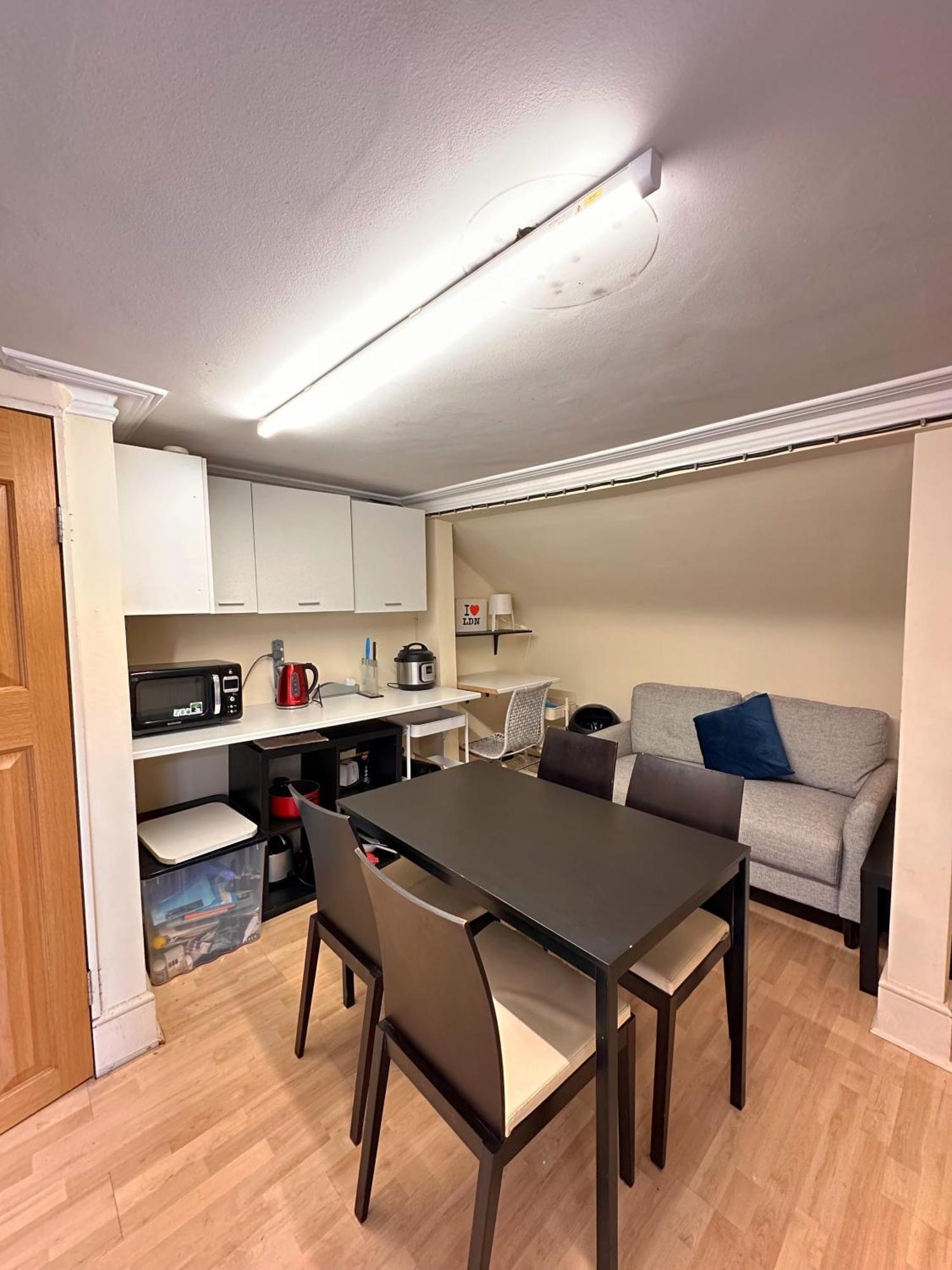 Apartment Craven Street