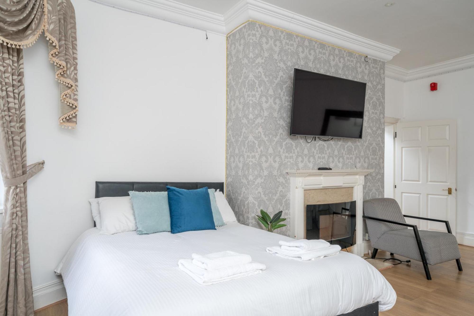 Cozy 2-bed Group & Family Near Excel & 02 Arena With Parking & Balcony Apartment *