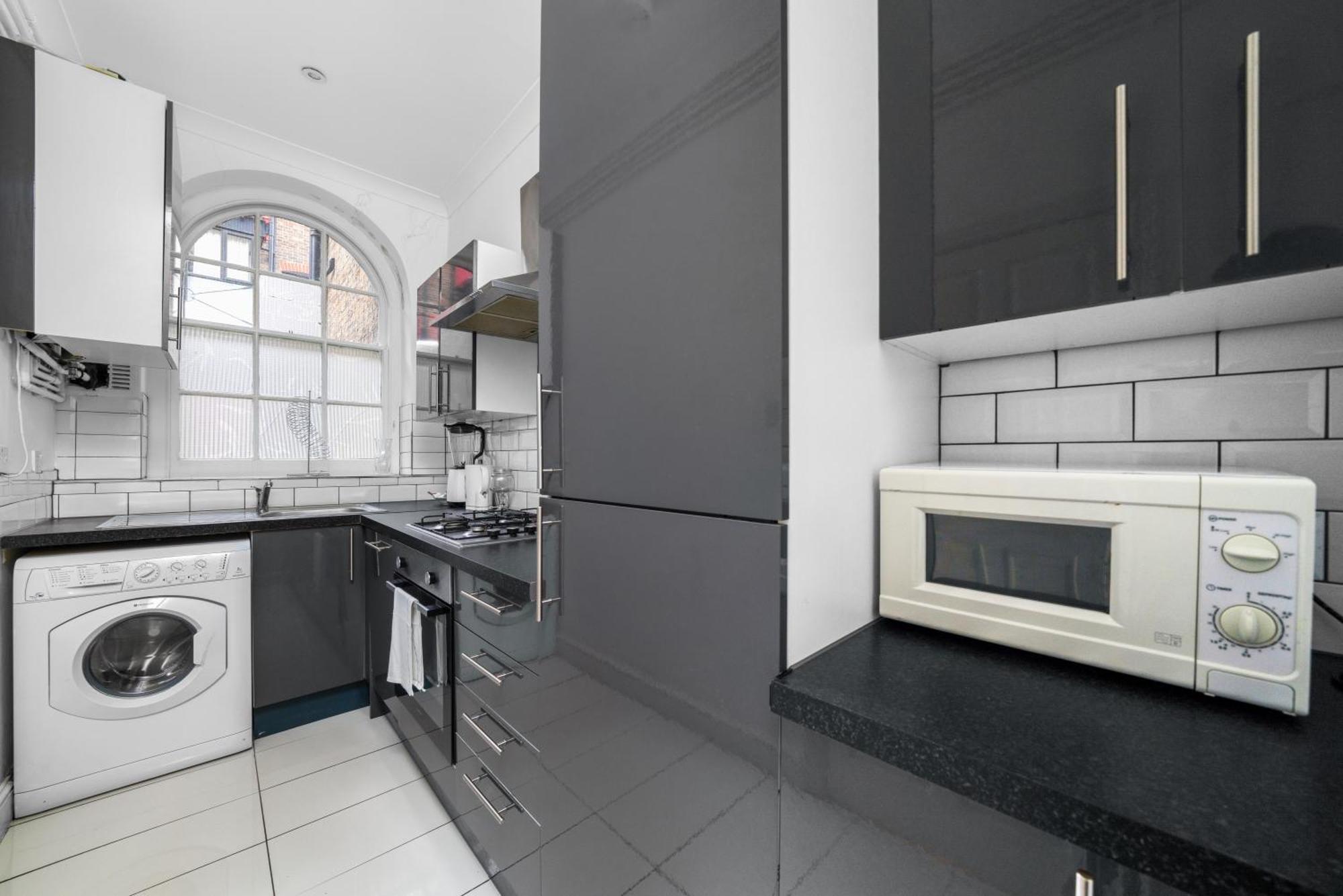 Apartment Cozy 2-bed Group & Family Near Excel & 02 Arena With Parking & Balcony London