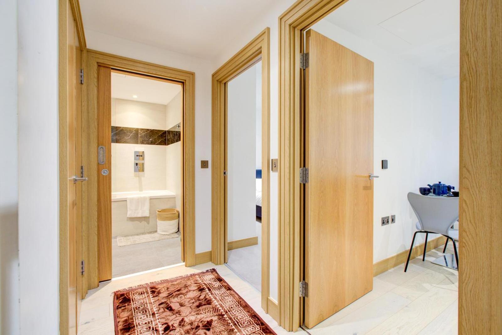 Oxford Street Exclusive Apartment *
