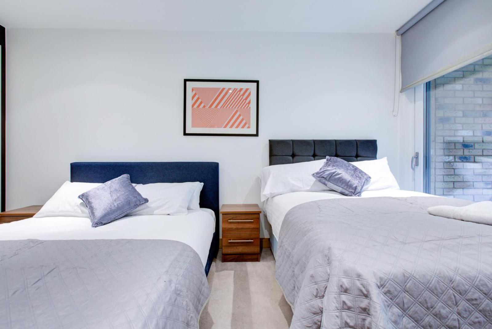 Oxford Street Exclusive Apartment *