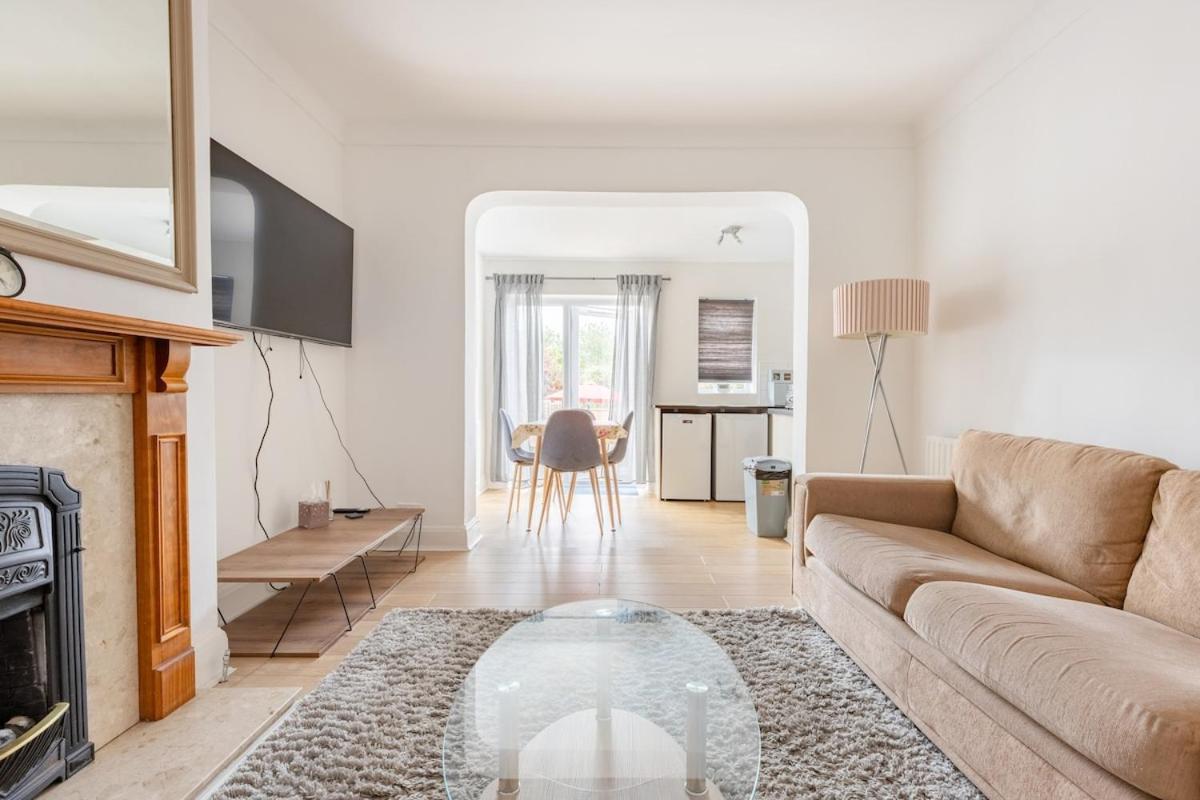 Flat Near Wembley, Self Check In, Garden Apartment *