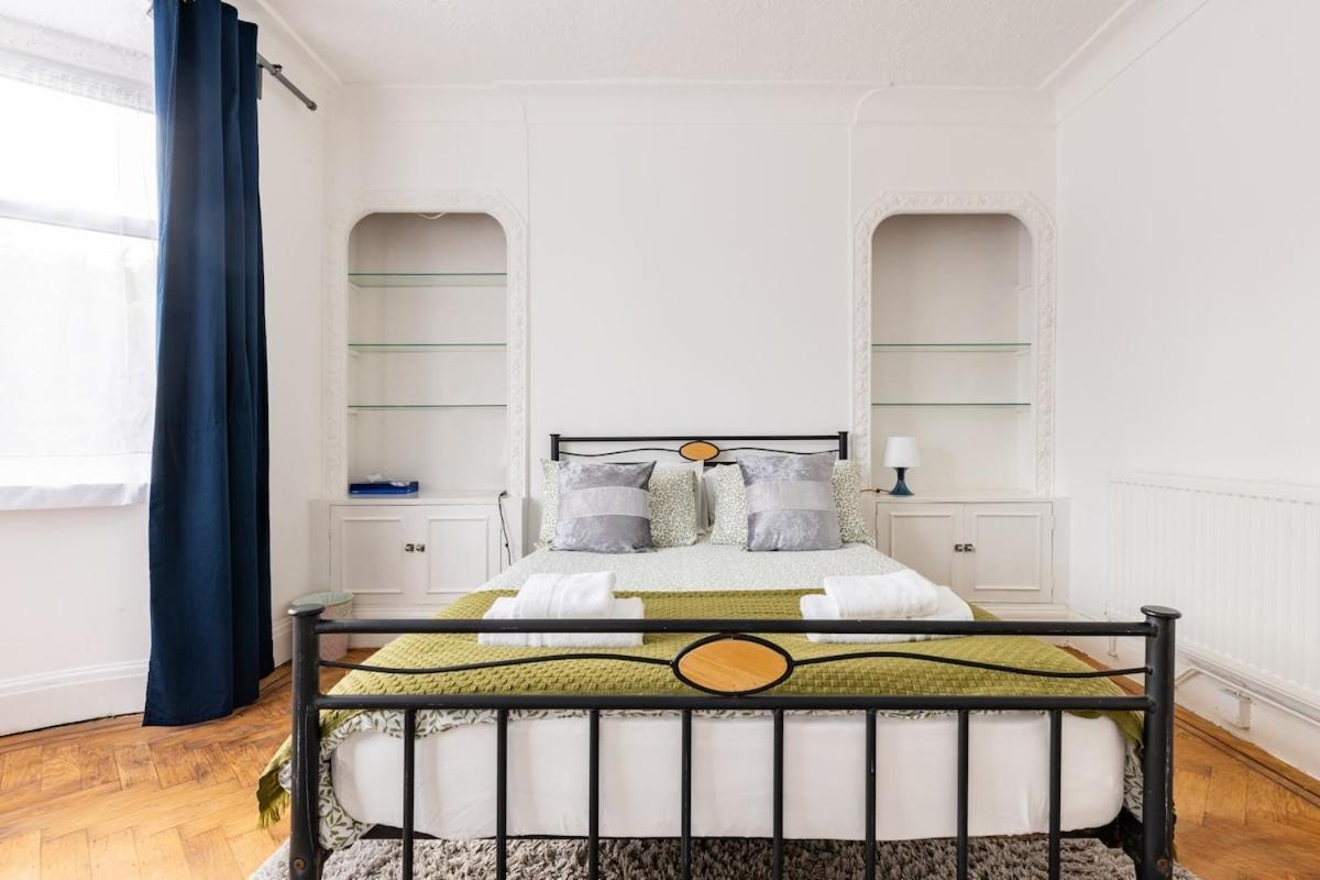 Flat Near Wembley, Self Check In, Garden London