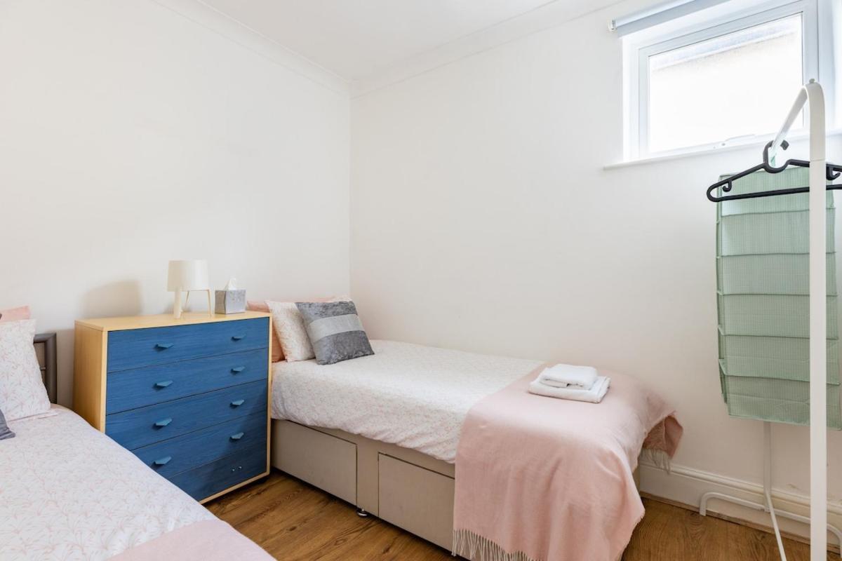Flat Near Wembley, Self Check In, Garden *