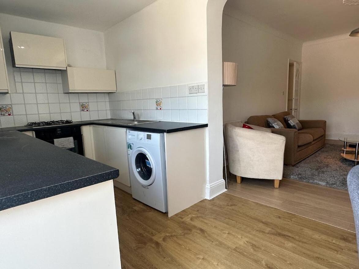 Flat Near Wembley, Self Check In, Garden