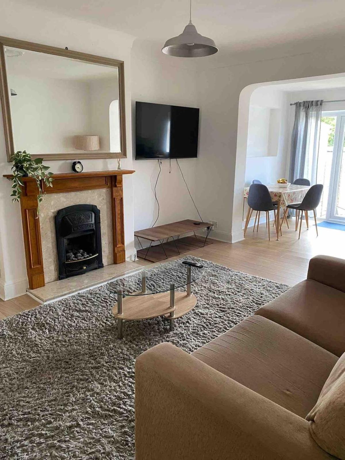 Flat Near Wembley, Self Check In, Garden * London