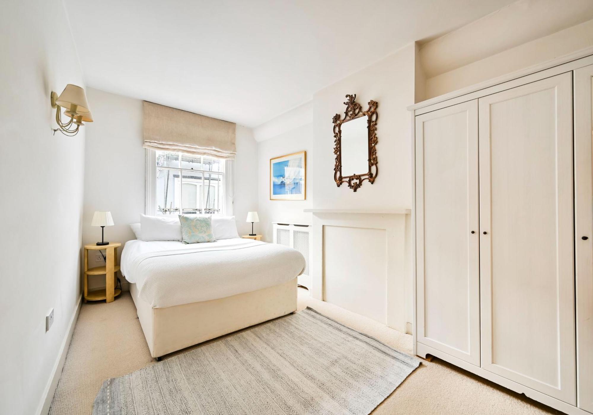 Traditional Mews In Westminster Holiday home