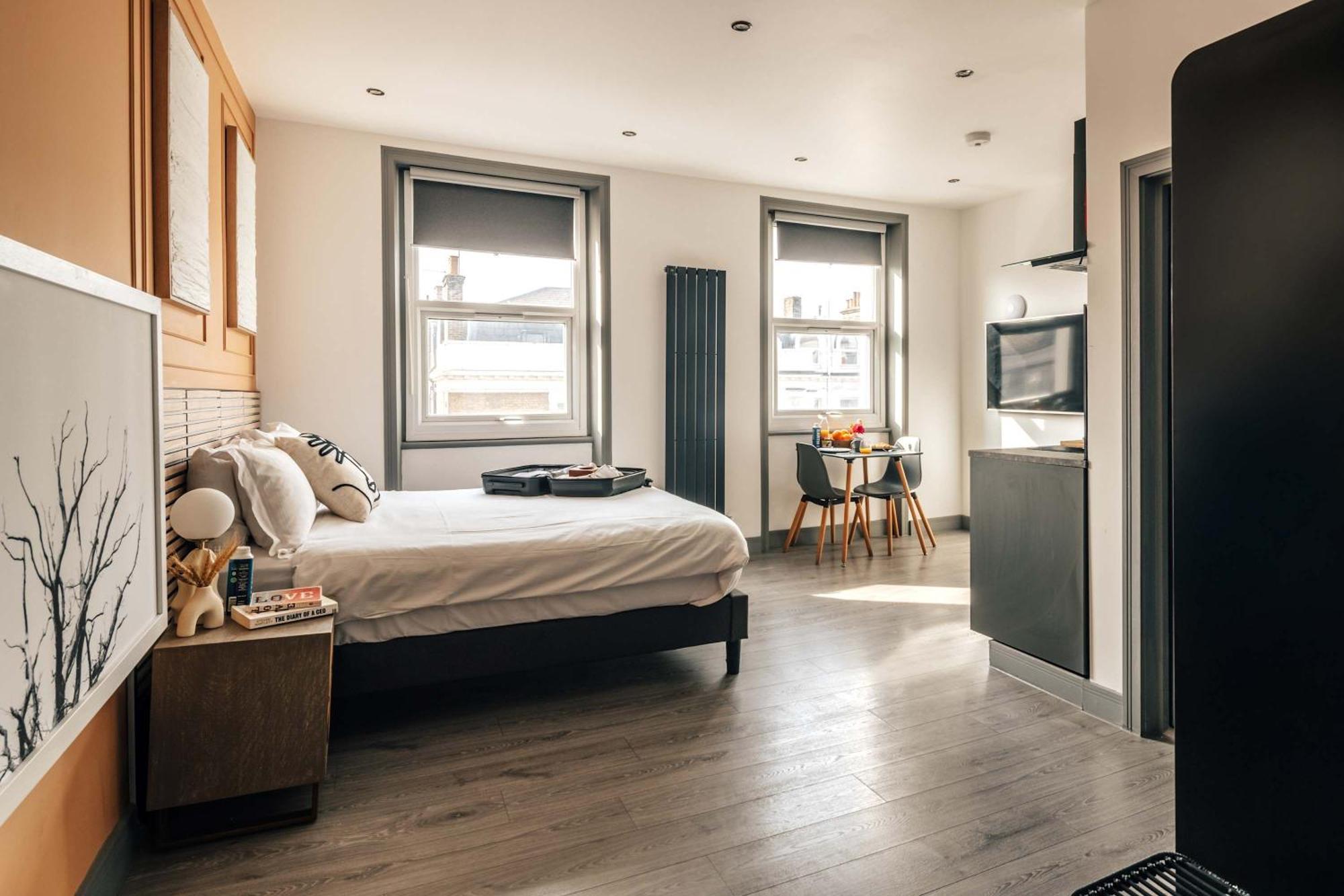 Lovely In Earls Court * London