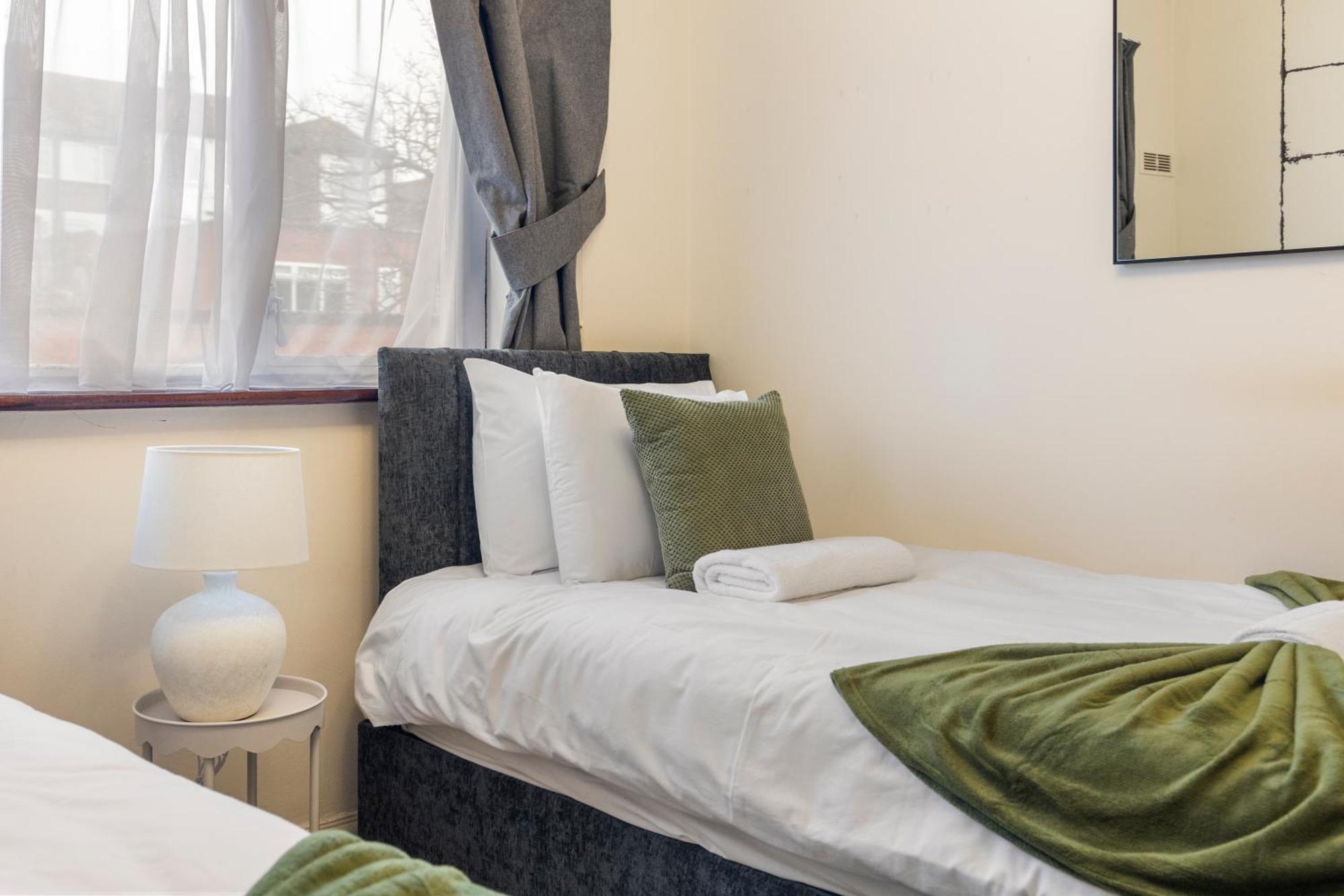 Holiday home Spacious 4 Bedroom House